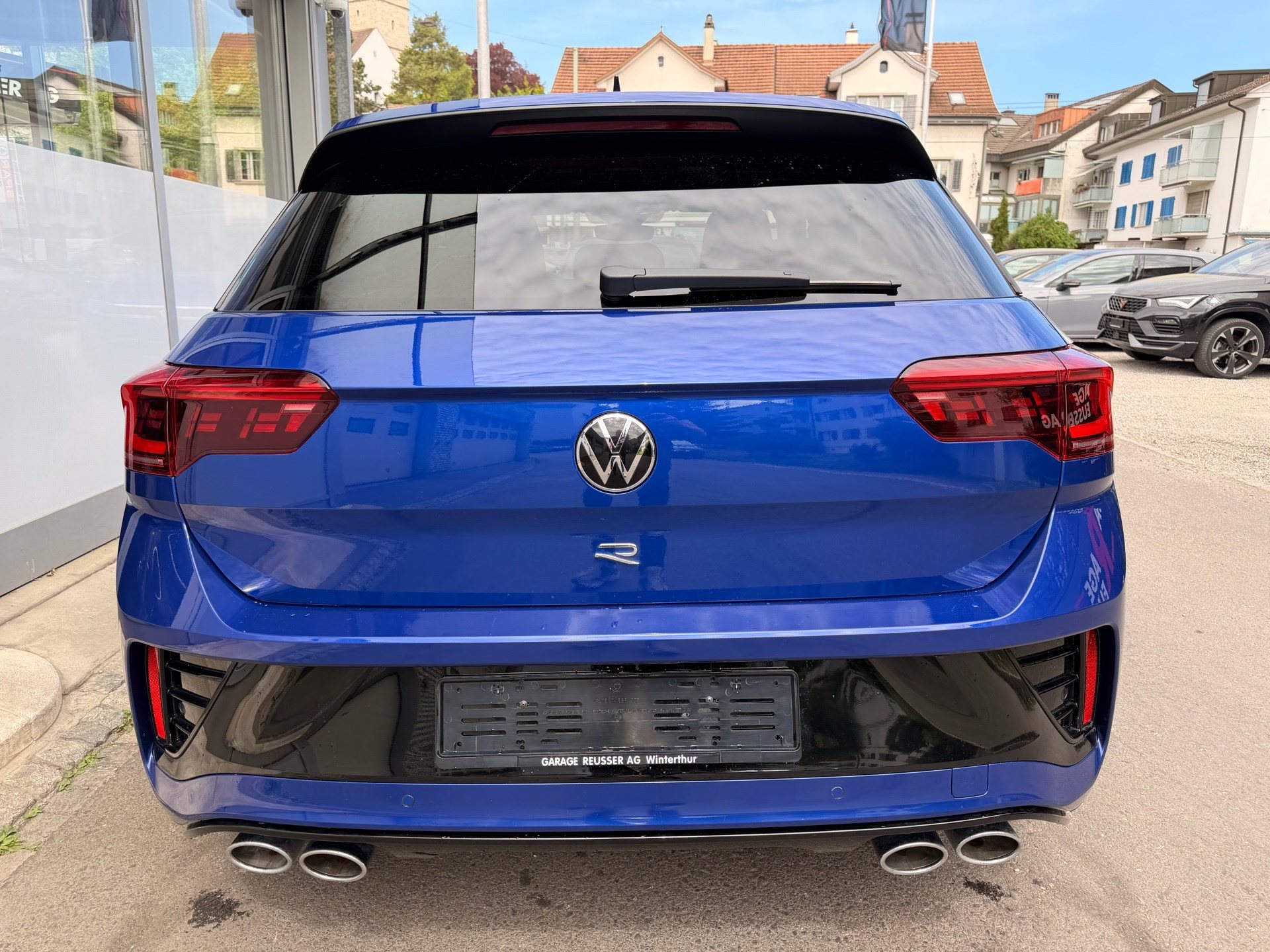 VW T-Roc R 4MOTION BLACK STYLE *** PANORAMAGLASDACH & VIELES MEHR ***-image-4