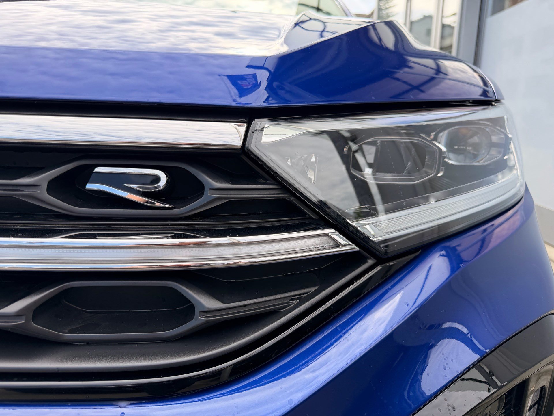 VW T-Roc R 4MOTION BLACK STYLE *** PANORAMAGLASDACH & VIELES MEHR ***-image-7