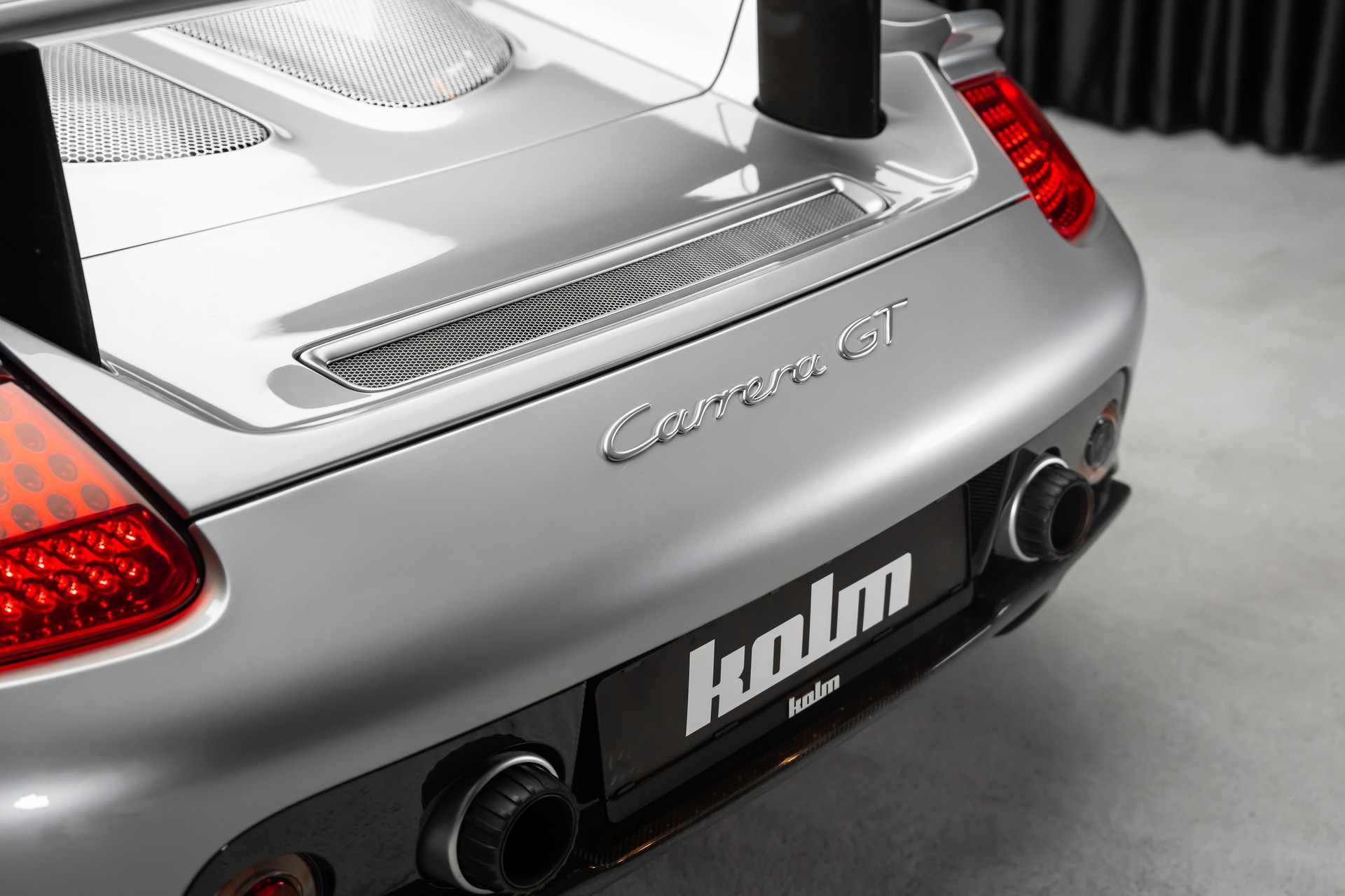 PORSCHE Carrera GT-image-11