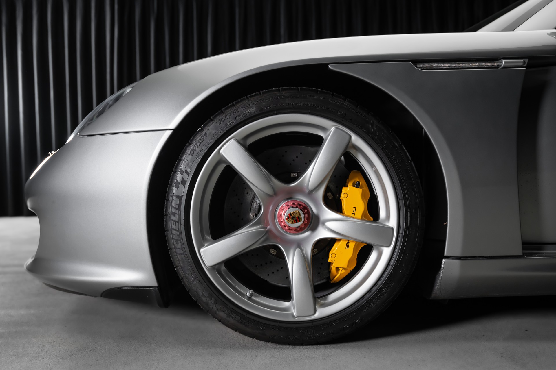 PORSCHE Carrera GT-image-7