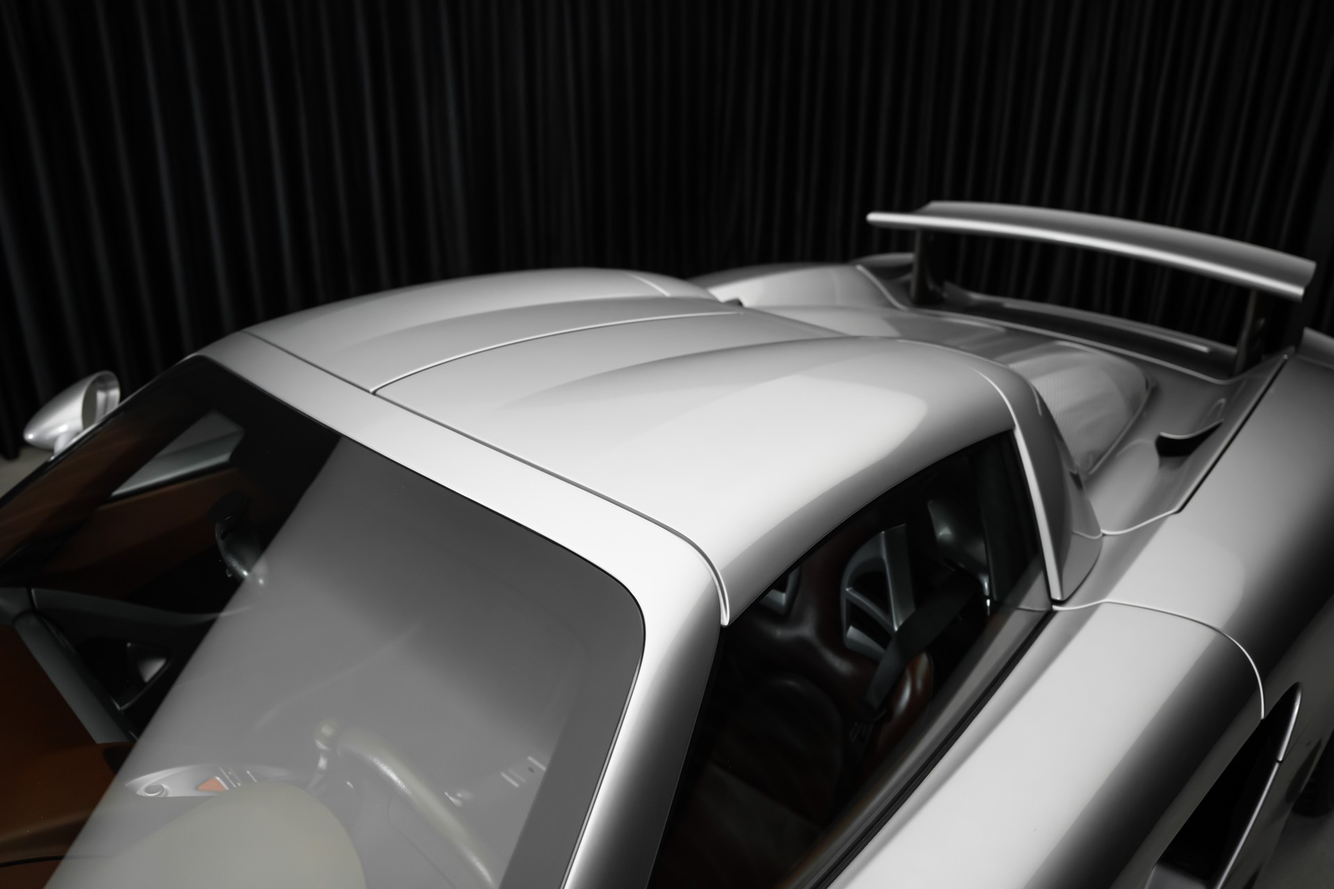 PORSCHE Carrera GT-image-9