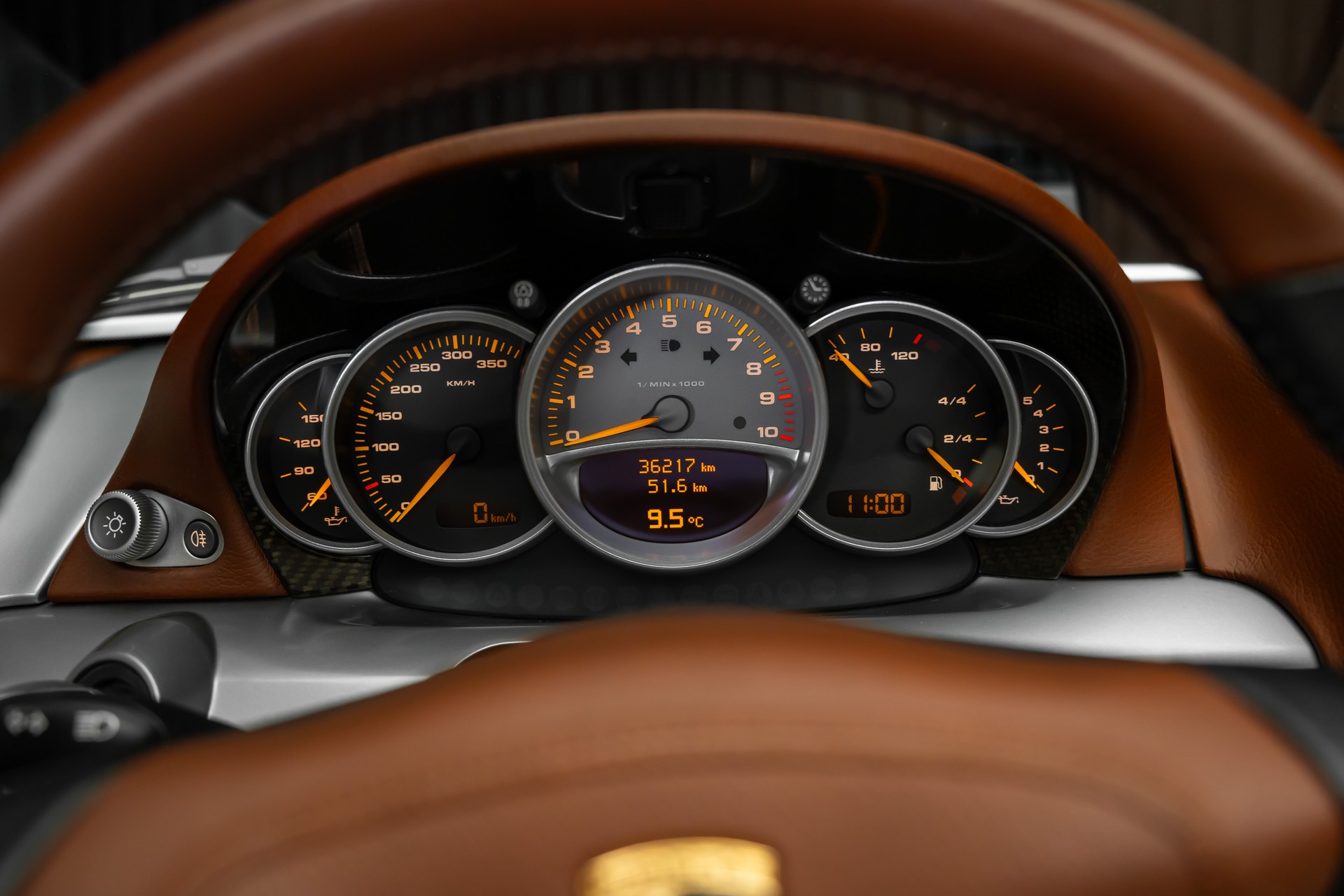 PORSCHE Carrera GT-image-23
