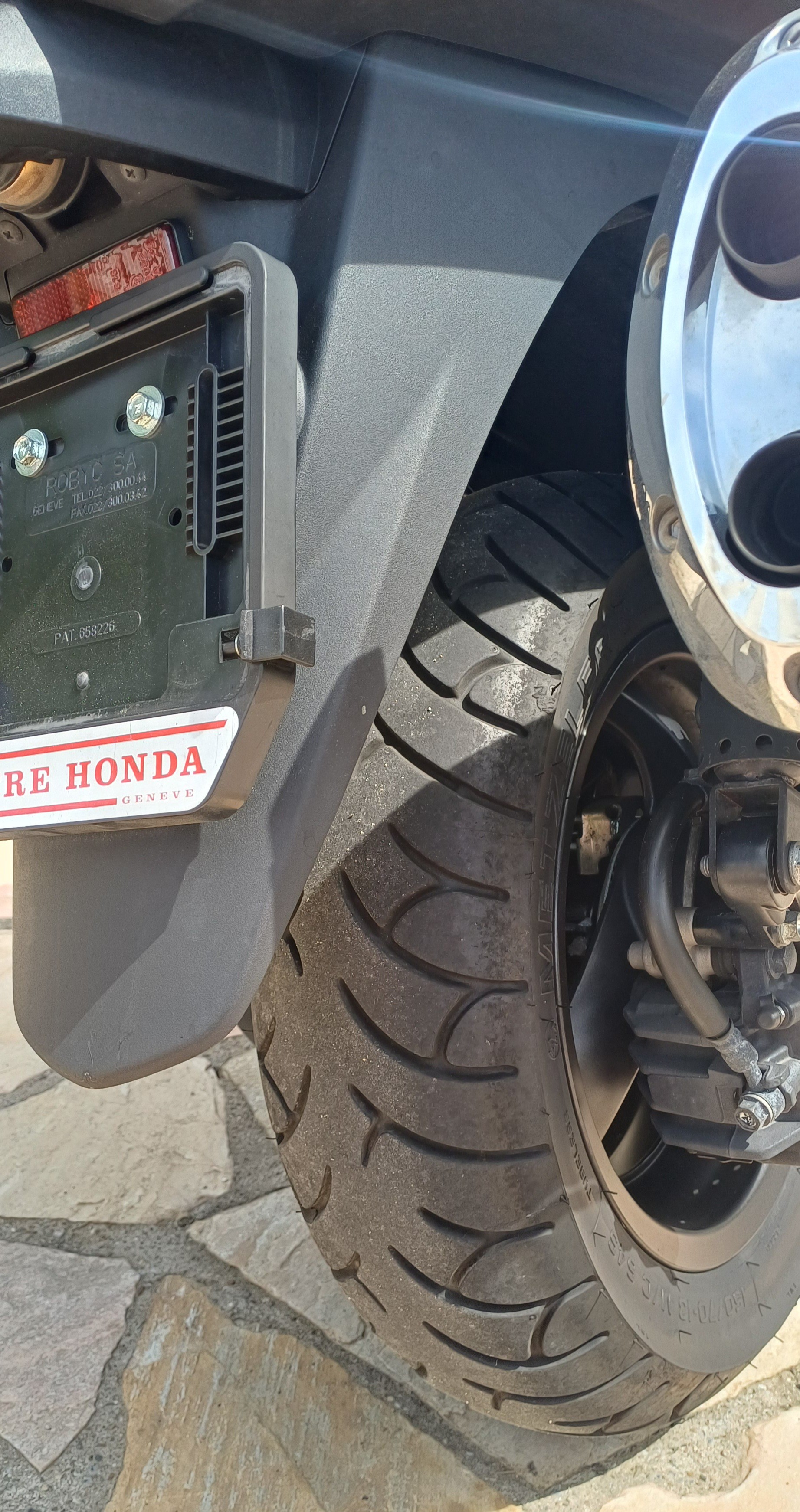 HONDA FJS 400-image-6