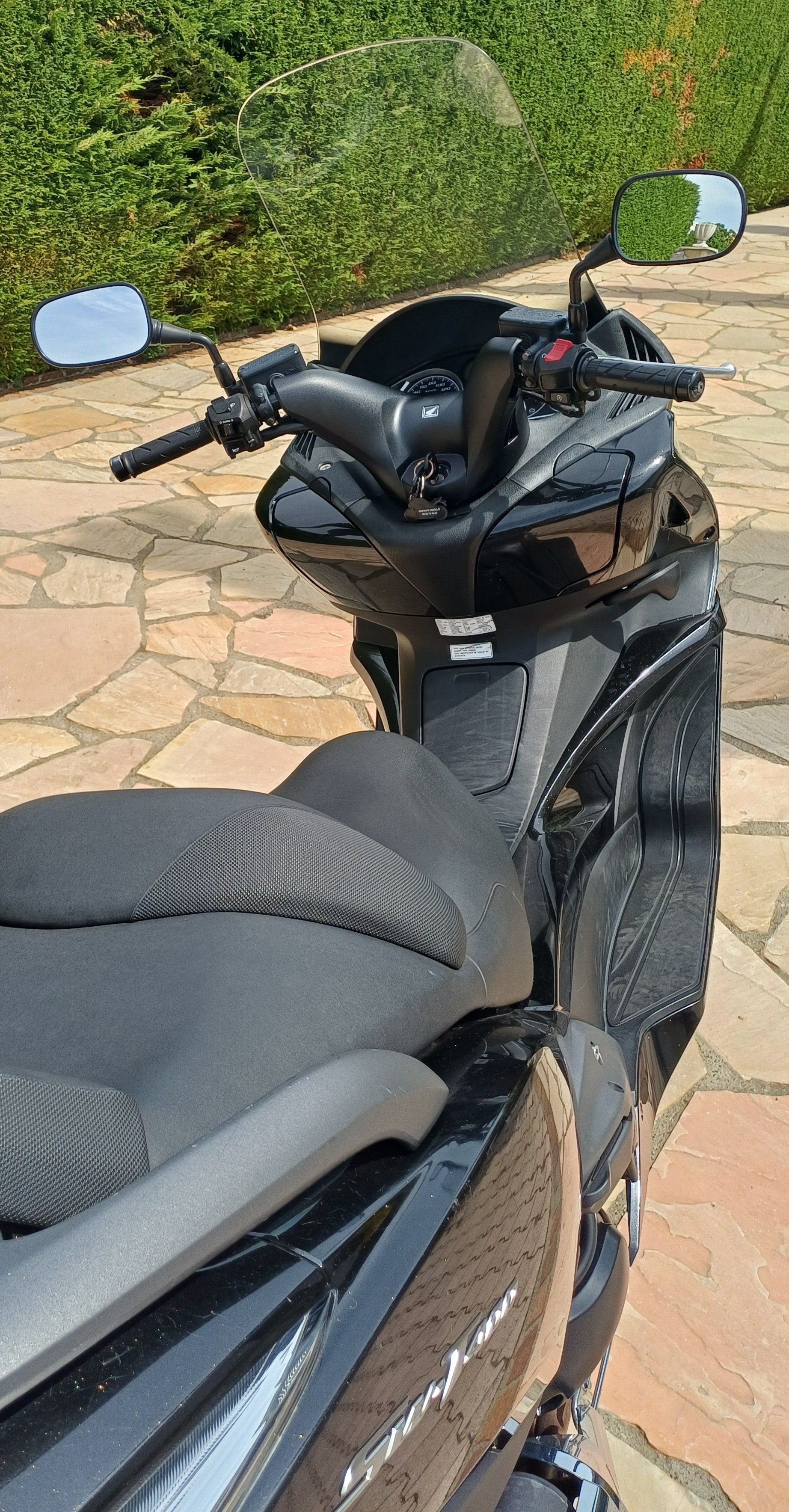 HONDA FJS 400-image-2