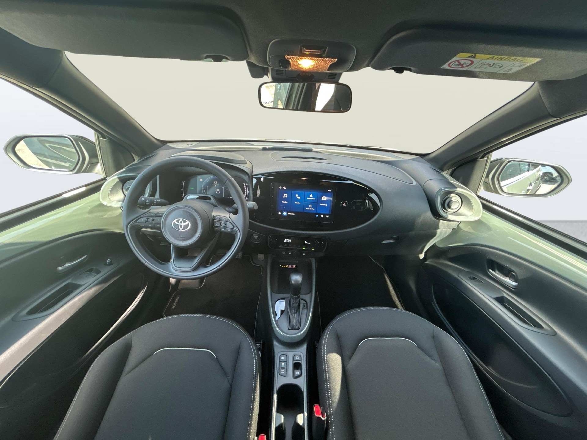 TOYOTA Aygo X 1.5 VVT-i HSD Trend-image-5