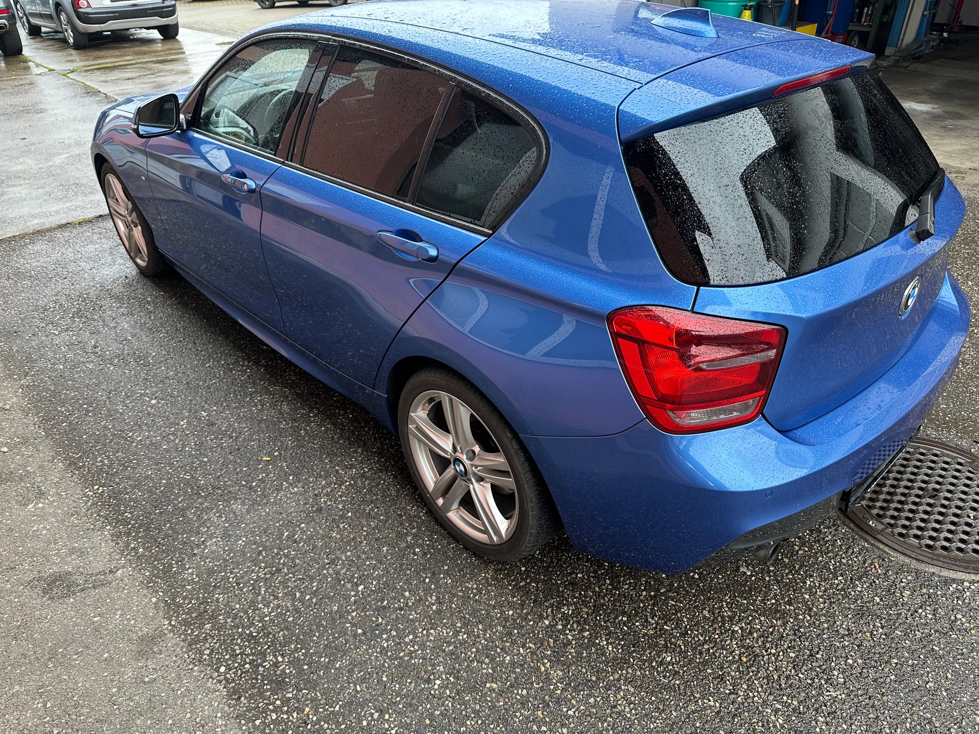 BMW 118i Sport Line Steptronic-image-5