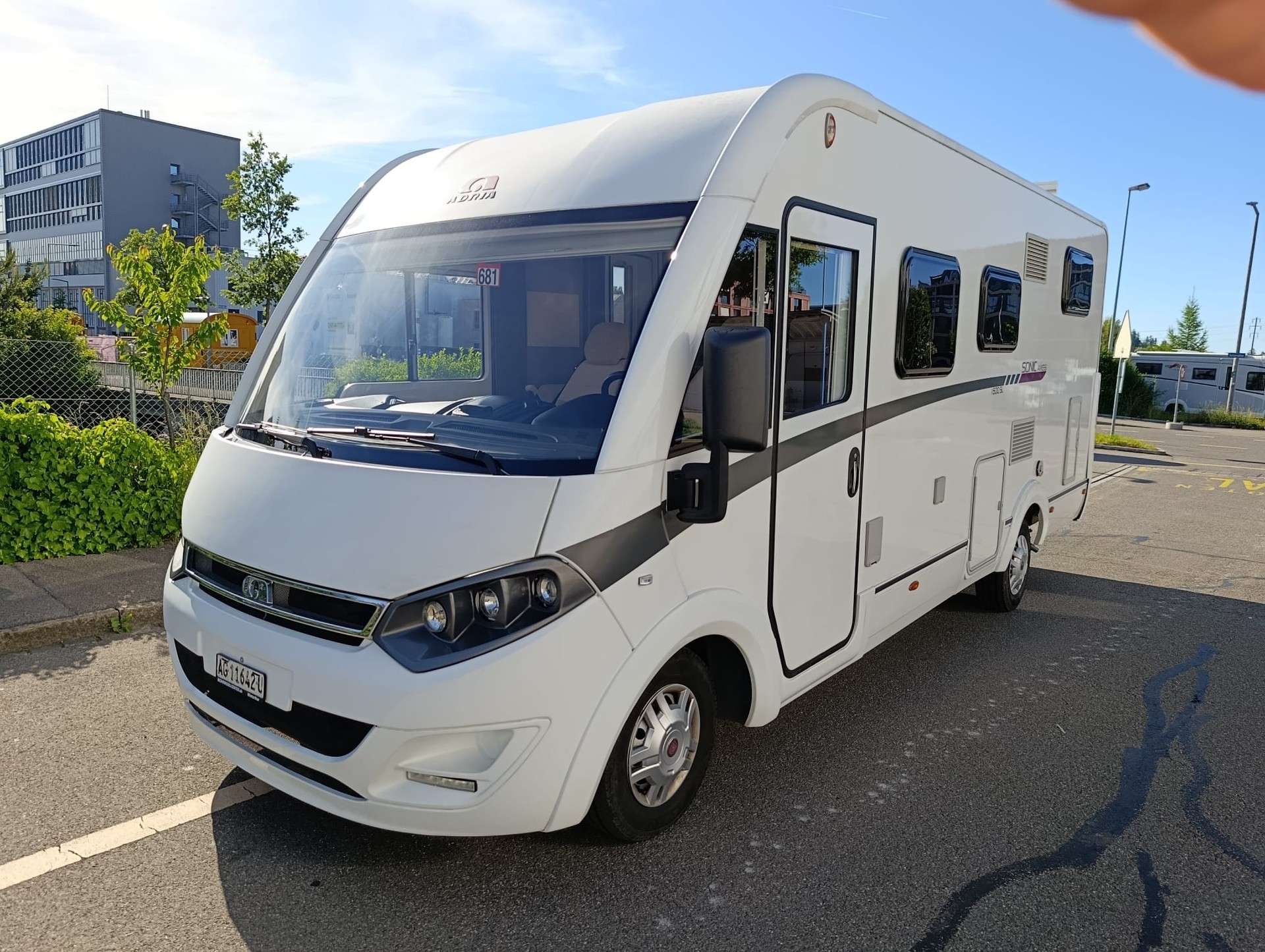 ADRIA Sonic I 600SL ***Die Königsklasse“ im Kompaktformat***Multimedia * Rückfahrkamera *TV Bildschirm * Fahrerhausverdunklung*