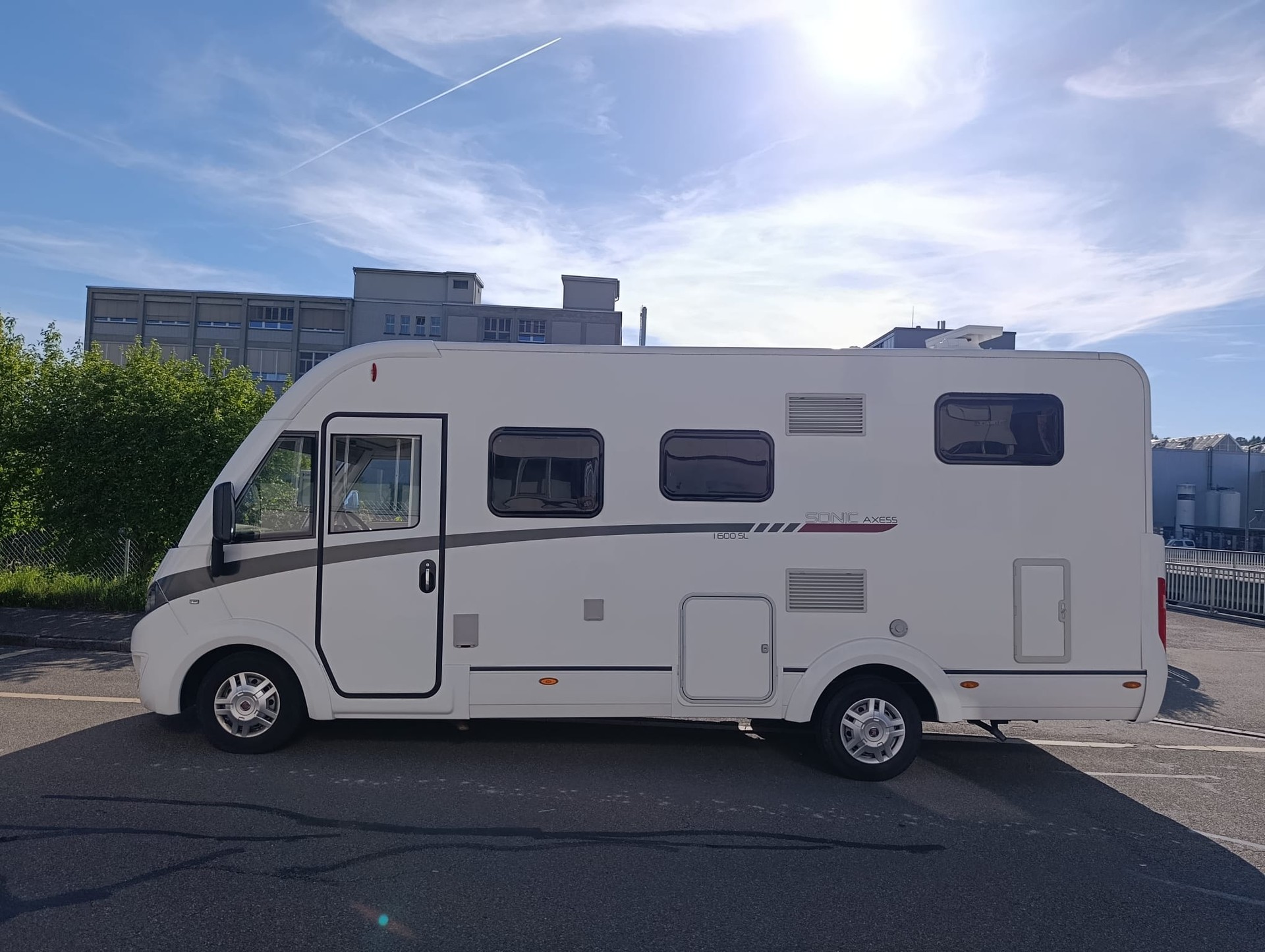 ADRIA Sonic I 600SL ***Die Königsklasse“ im Kompaktformat***Multimedia * Rückfahrkamera *TV Bildschirm * Fahrerhausverdunklung*-image-5
