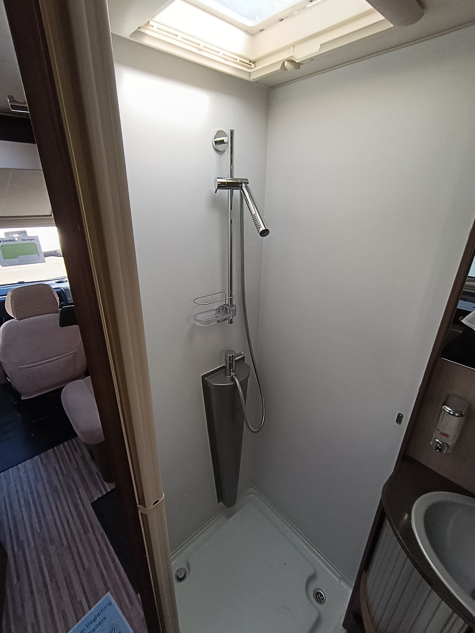 ADRIA Sonic I 600SL ***Die Königsklasse“ im Kompaktformat***Multimedia * Rückfahrkamera *TV Bildschirm * Fahrerhausverdunklung*-image-17