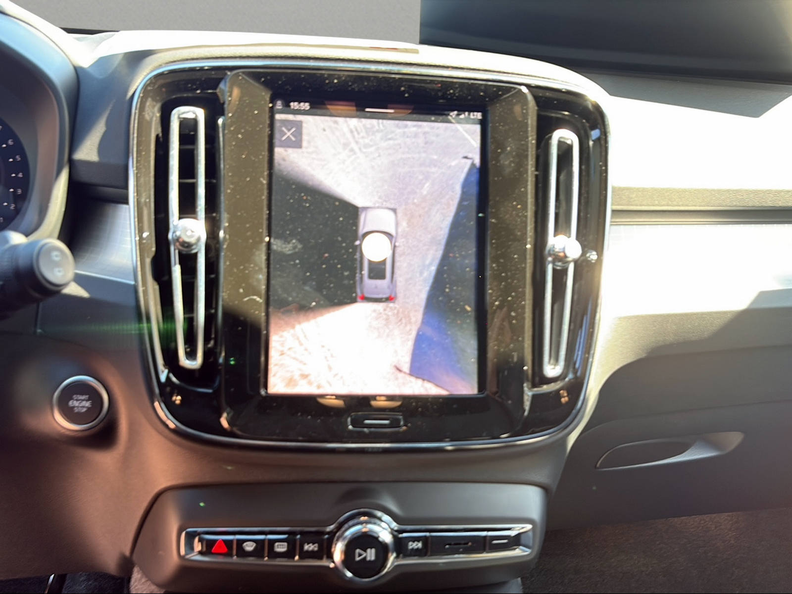 VOLVO XC40 B3 Benzin Mild Hybrid Plus Dark DCT-image-5