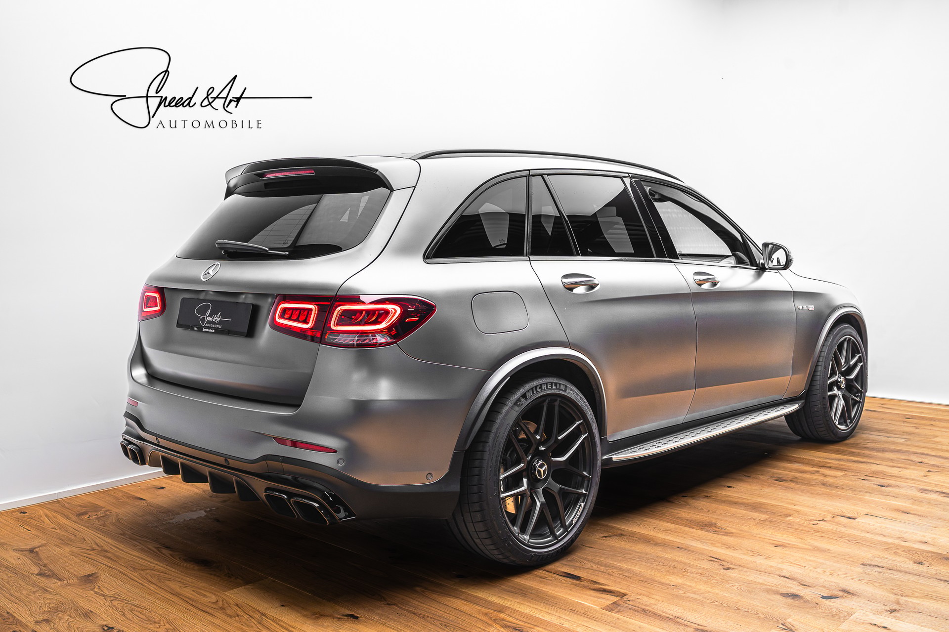 MERCEDES-BENZ GLC 63 AMG 4Matic 9G-Tronic | MAGNO GRAU | GRATIS SERVICE-showroom-element-2