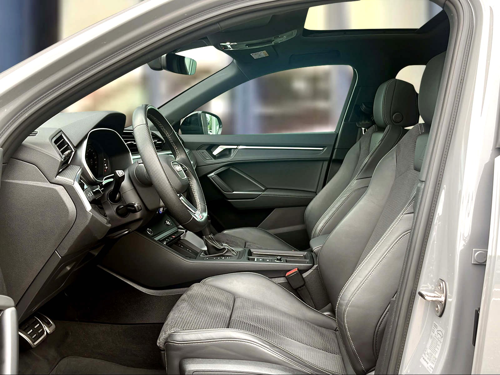 AUDI Q3 Sportback 40 TDI S line quattro S-tronic Nardograu Sonderlackierung-image-8