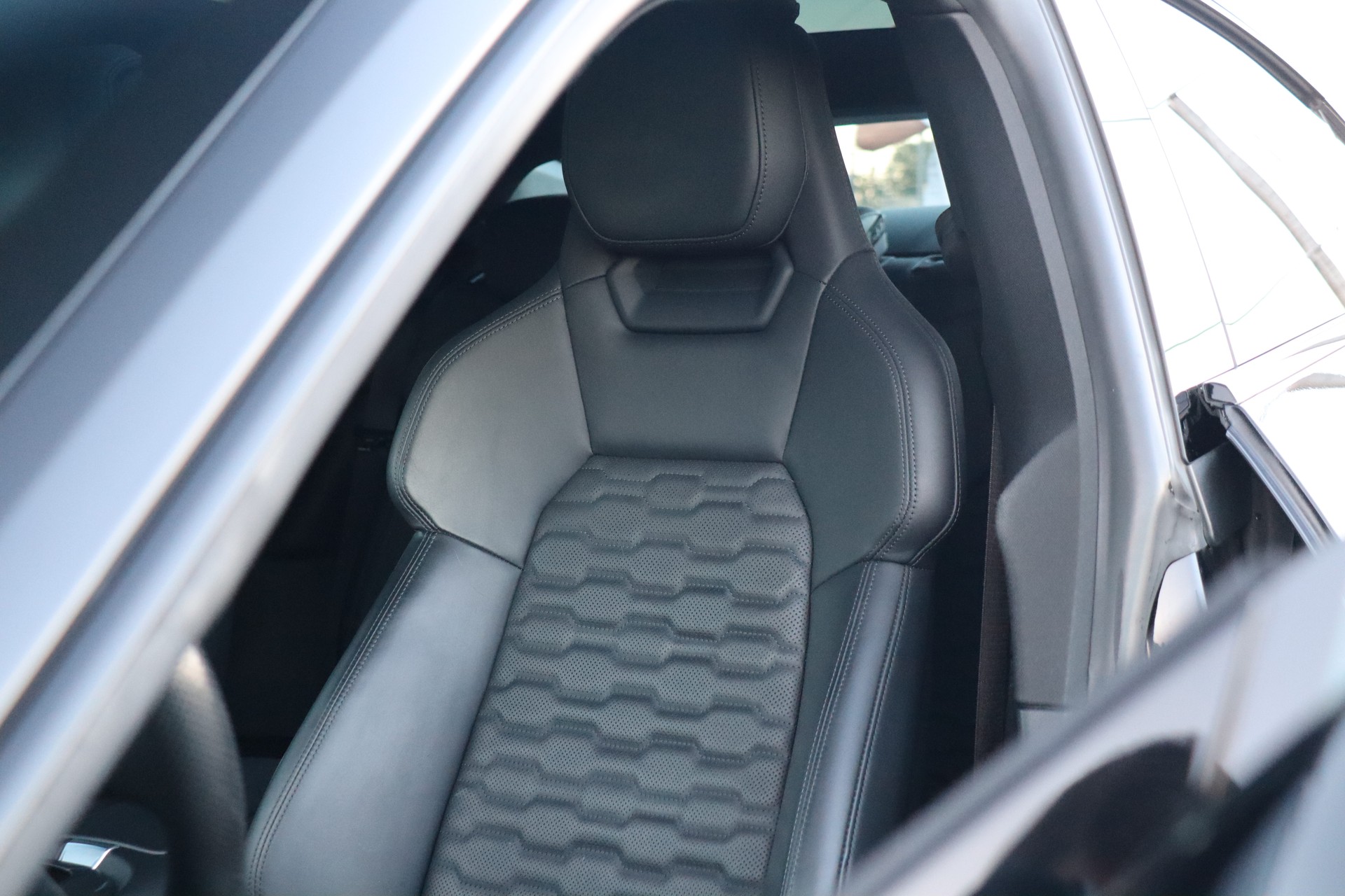 AUDI e-tron GT quattro-image-10