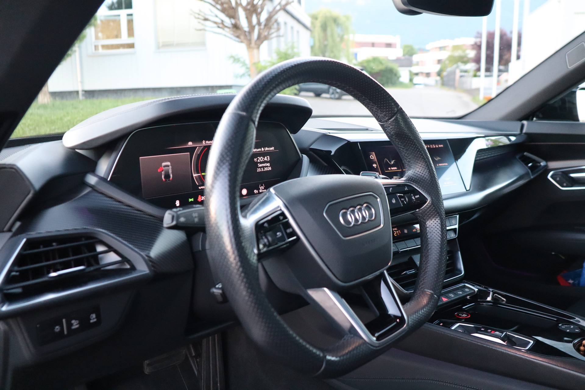 AUDI e-tron GT quattro-image-15
