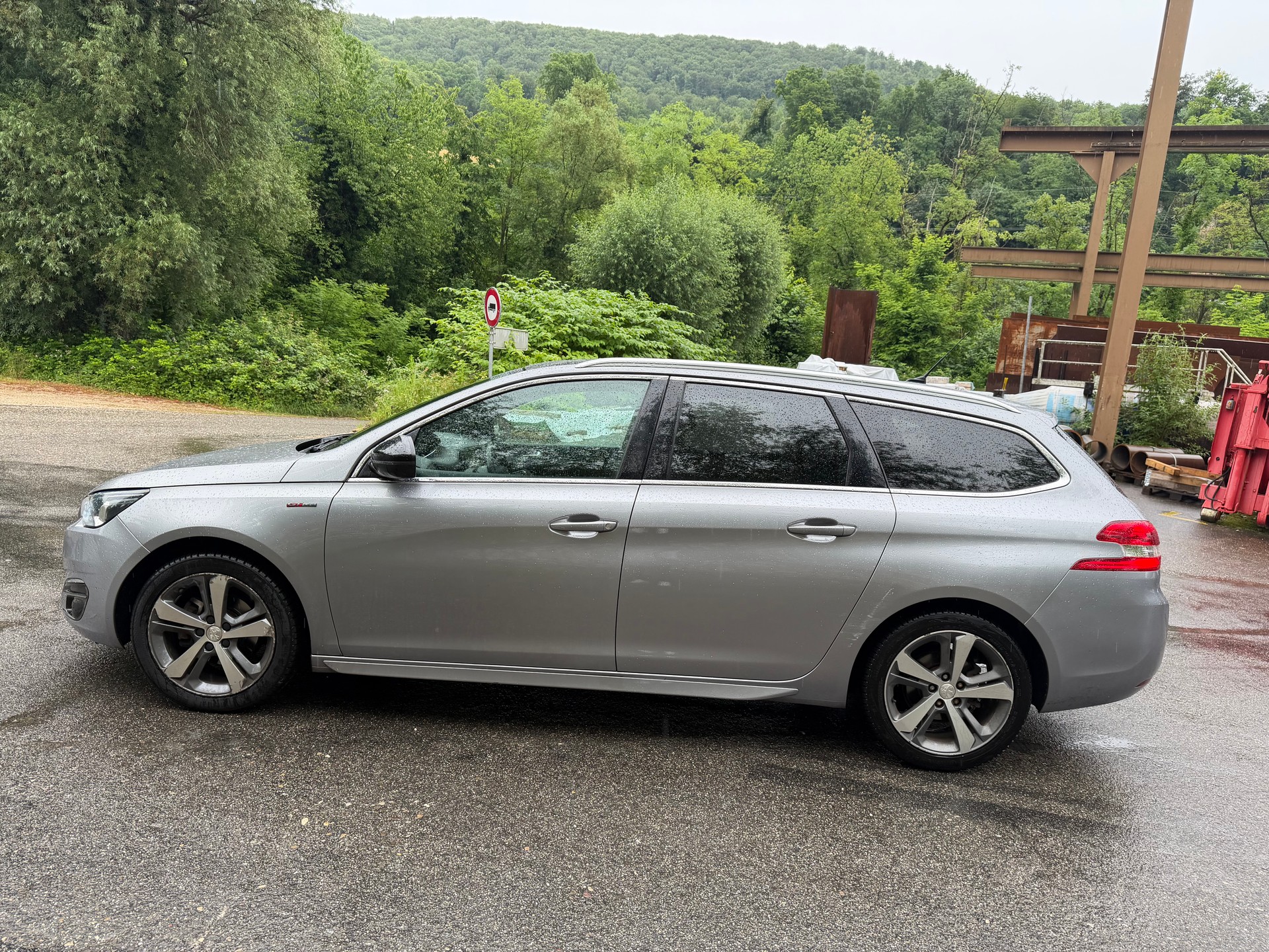 PEUGEOT 308 SW 1.2 THP GT Line Automatic-image-6