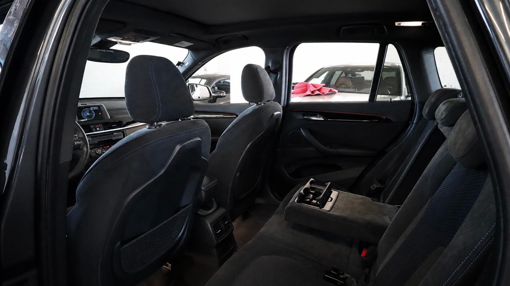 BMW X1 25d xDrive SAG-image-18