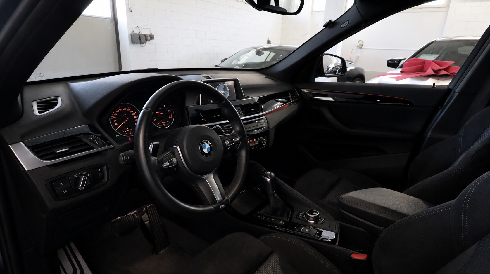 BMW X1 25d xDrive SAG-showroom-element-3