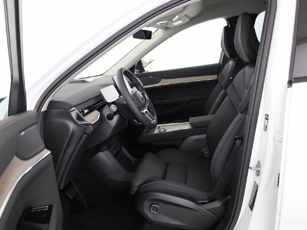VOLVO EX 90 Twin Ultra AWD / 800V-image-27