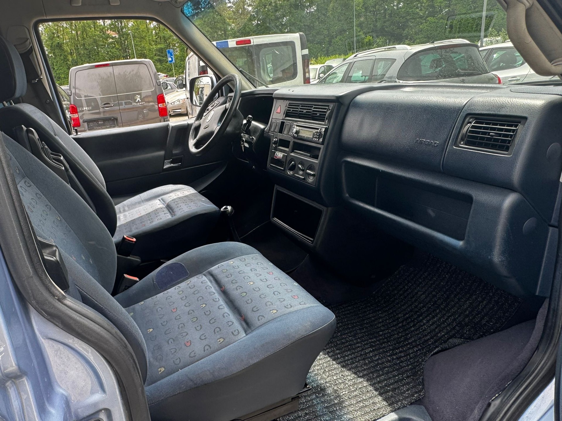 VW T4 Caravelle 2.5TDI ABS-image-9