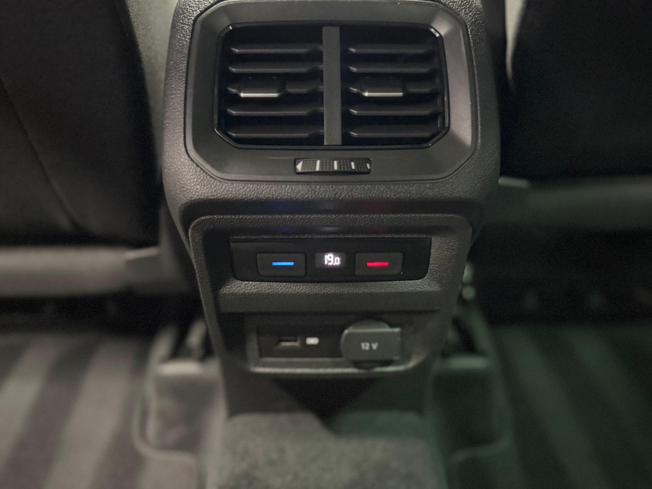 VW Tiguan 1.4TSI R-Line 4Motion DSG | Virtual Cockpit | ACC Tempomat | 360° Kamera-image-18