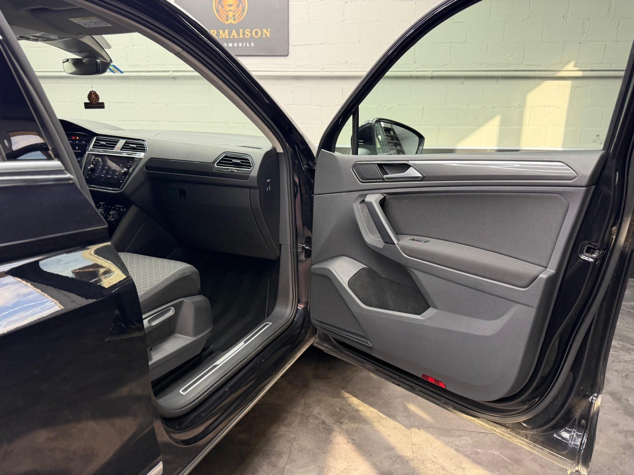 VW Tiguan 1.4TSI R-Line 4Motion DSG | Virtual Cockpit | ACC Tempomat | 360° Kamera-image-23