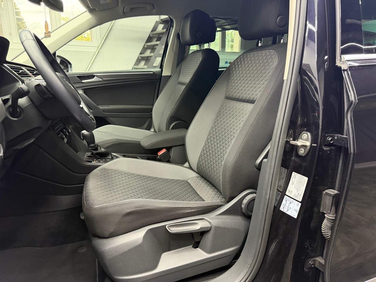 VW Tiguan 1.4TSI R-Line 4Motion DSG | Virtual Cockpit | ACC Tempomat | 360° Kamera-image-17