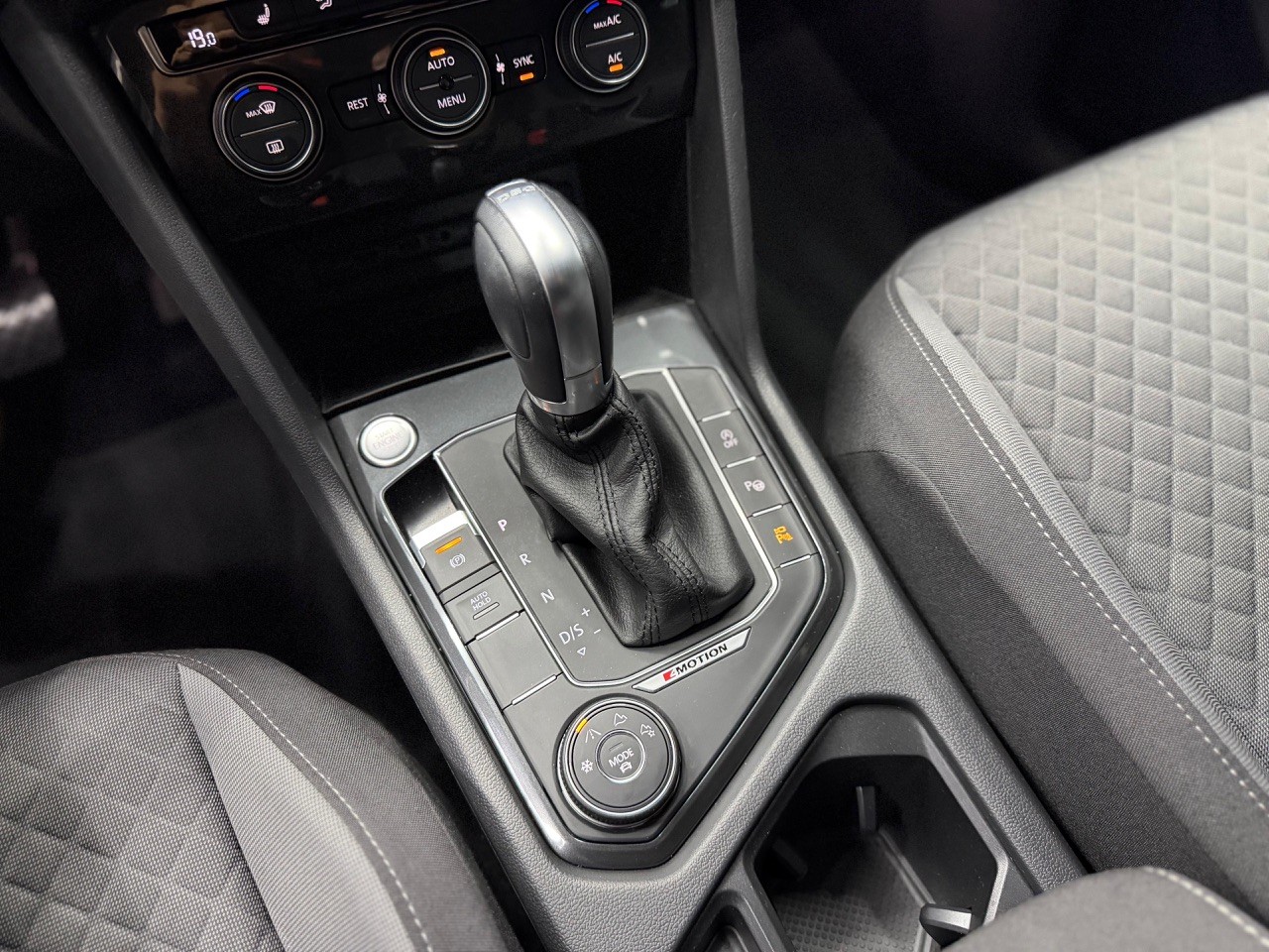 VW Tiguan 1.4TSI R-Line 4Motion DSG | Virtual Cockpit | ACC Tempomat | 360° Kamera-image-13