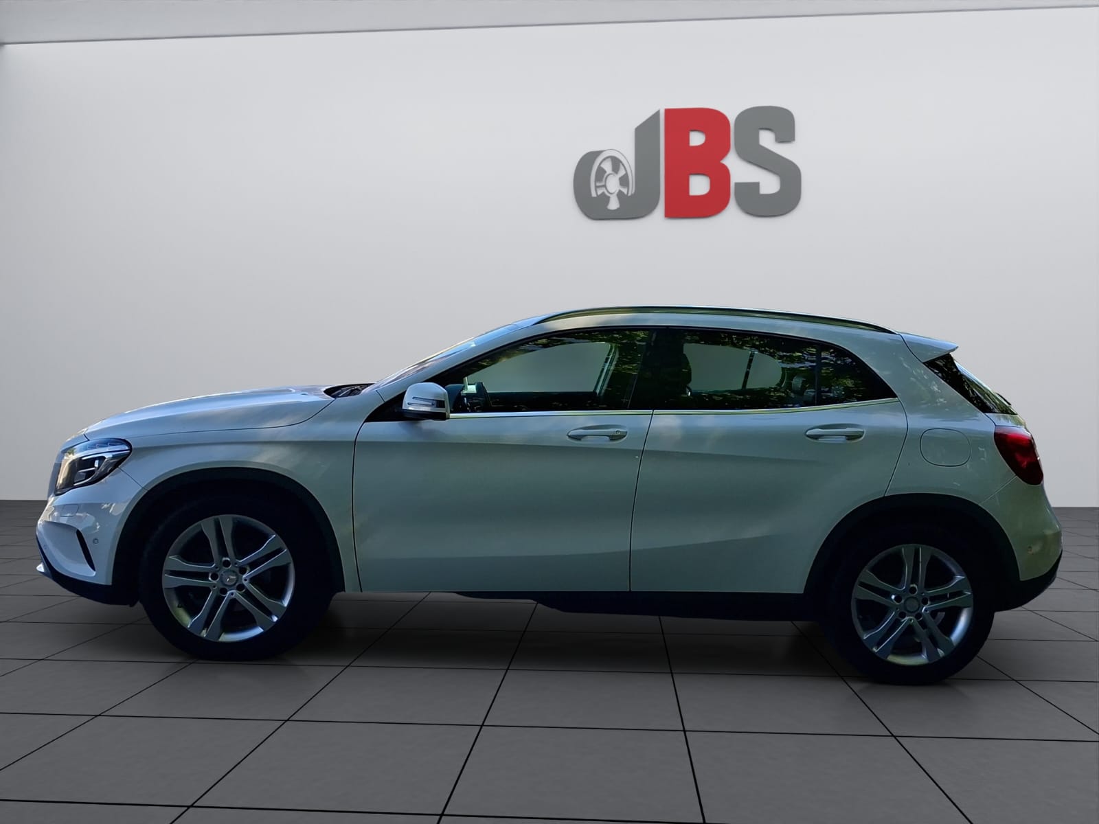 MERCEDES-BENZ GLA 200 CDI 4Matic 7G-DCT-showroom-element-3