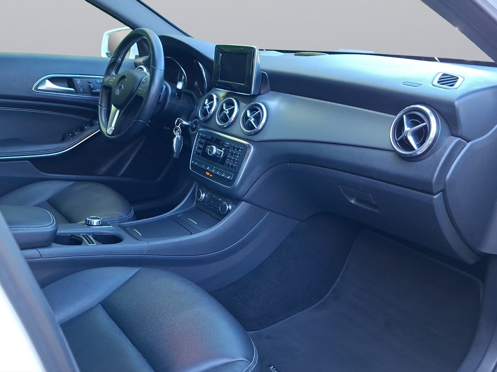 MERCEDES-BENZ GLA 200 CDI 4Matic 7G-DCT-image-13