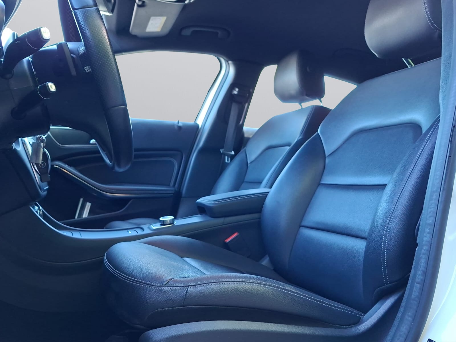 MERCEDES-BENZ GLA 200 CDI 4Matic 7G-DCT-image-10