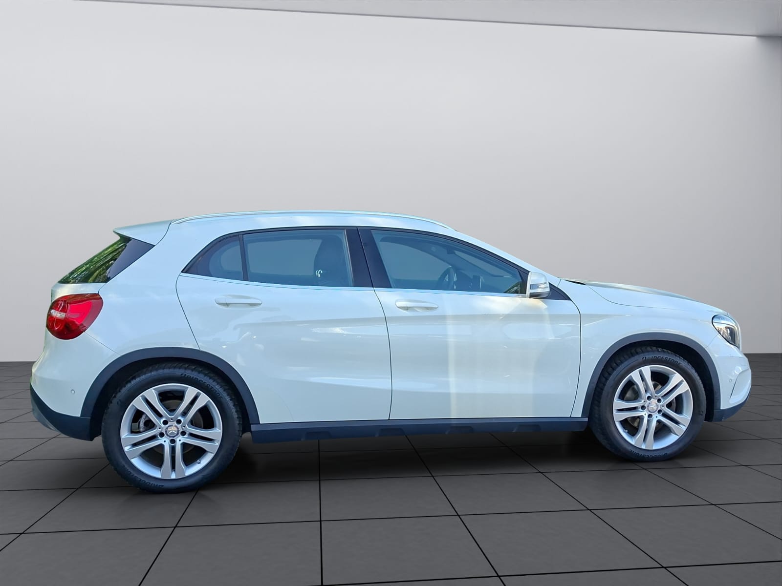 MERCEDES-BENZ GLA 200 CDI 4Matic 7G-DCT-image-8
