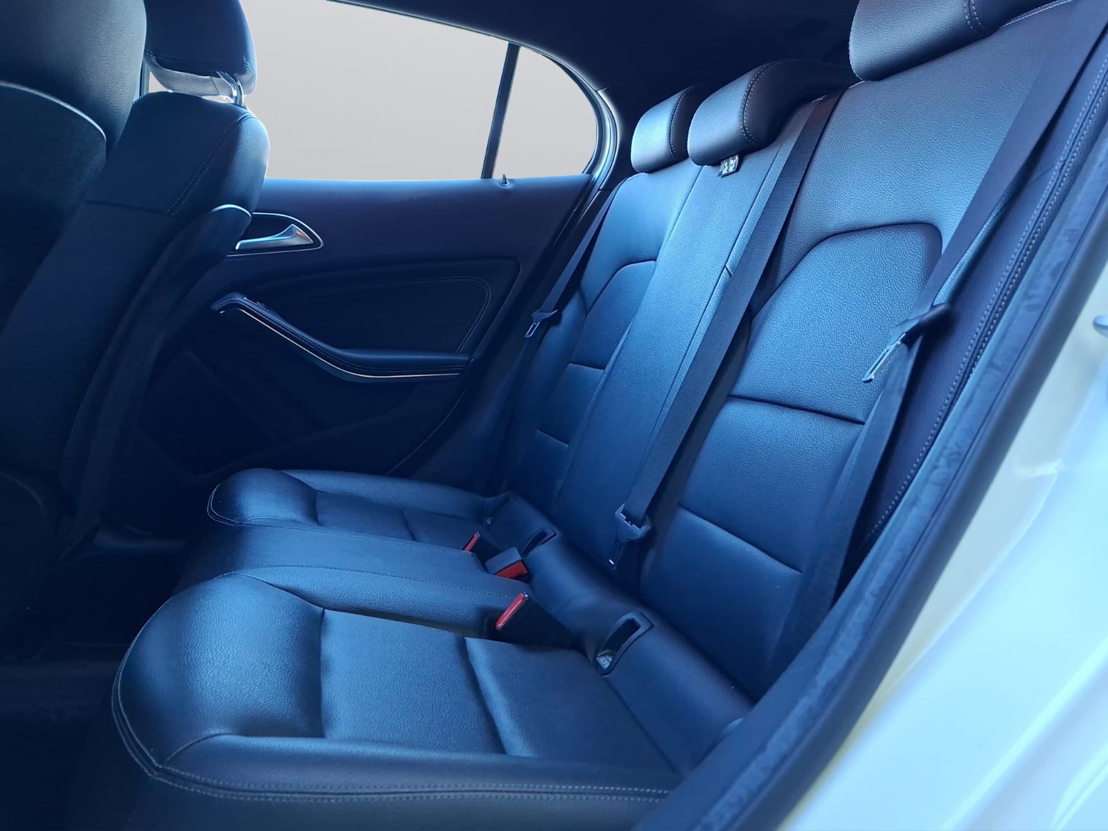 MERCEDES-BENZ GLA 200 CDI 4Matic 7G-DCT-image-9