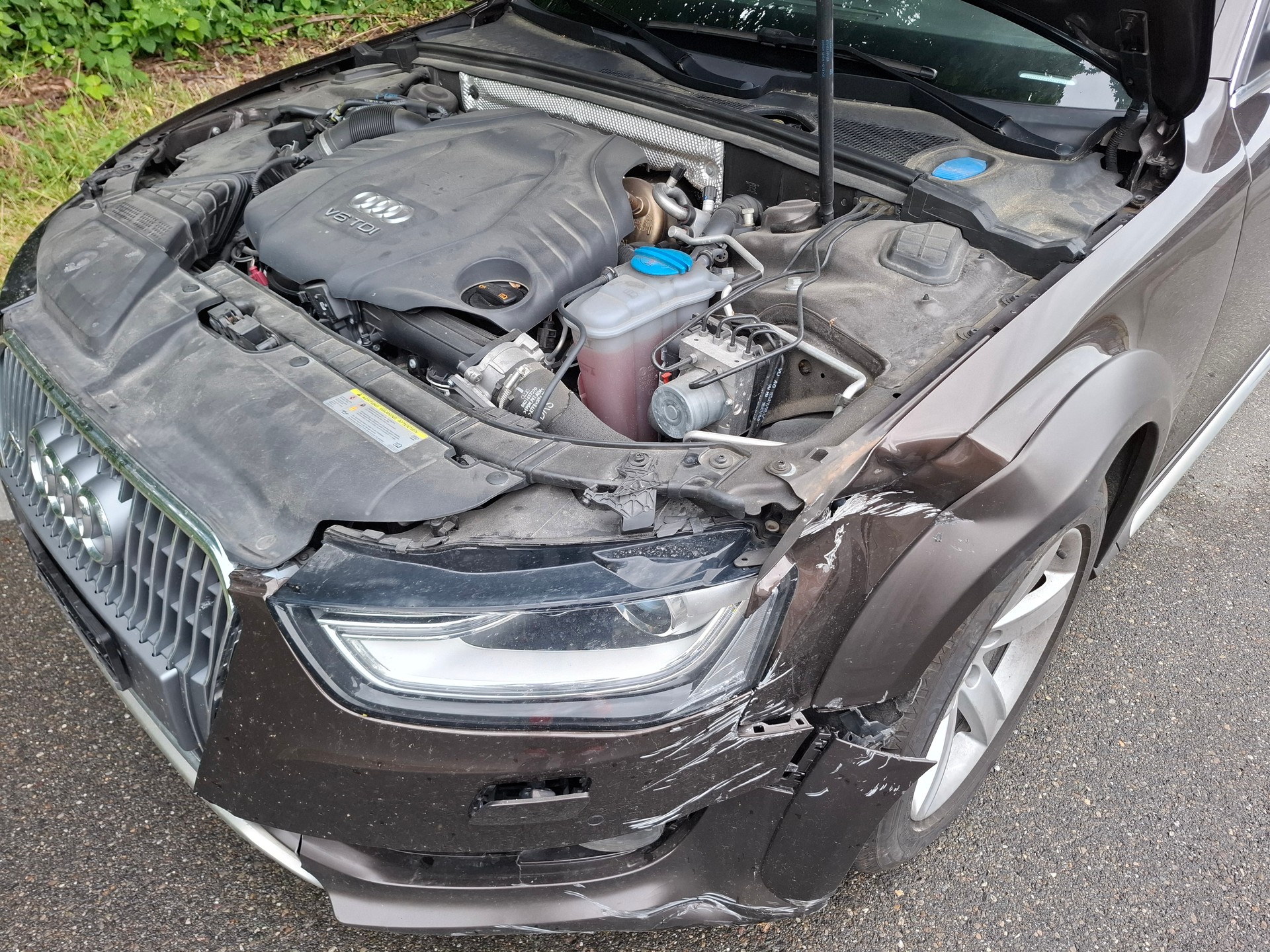 AUDI A4 allroad 3.0 TDI quattro S-tronic-image-4