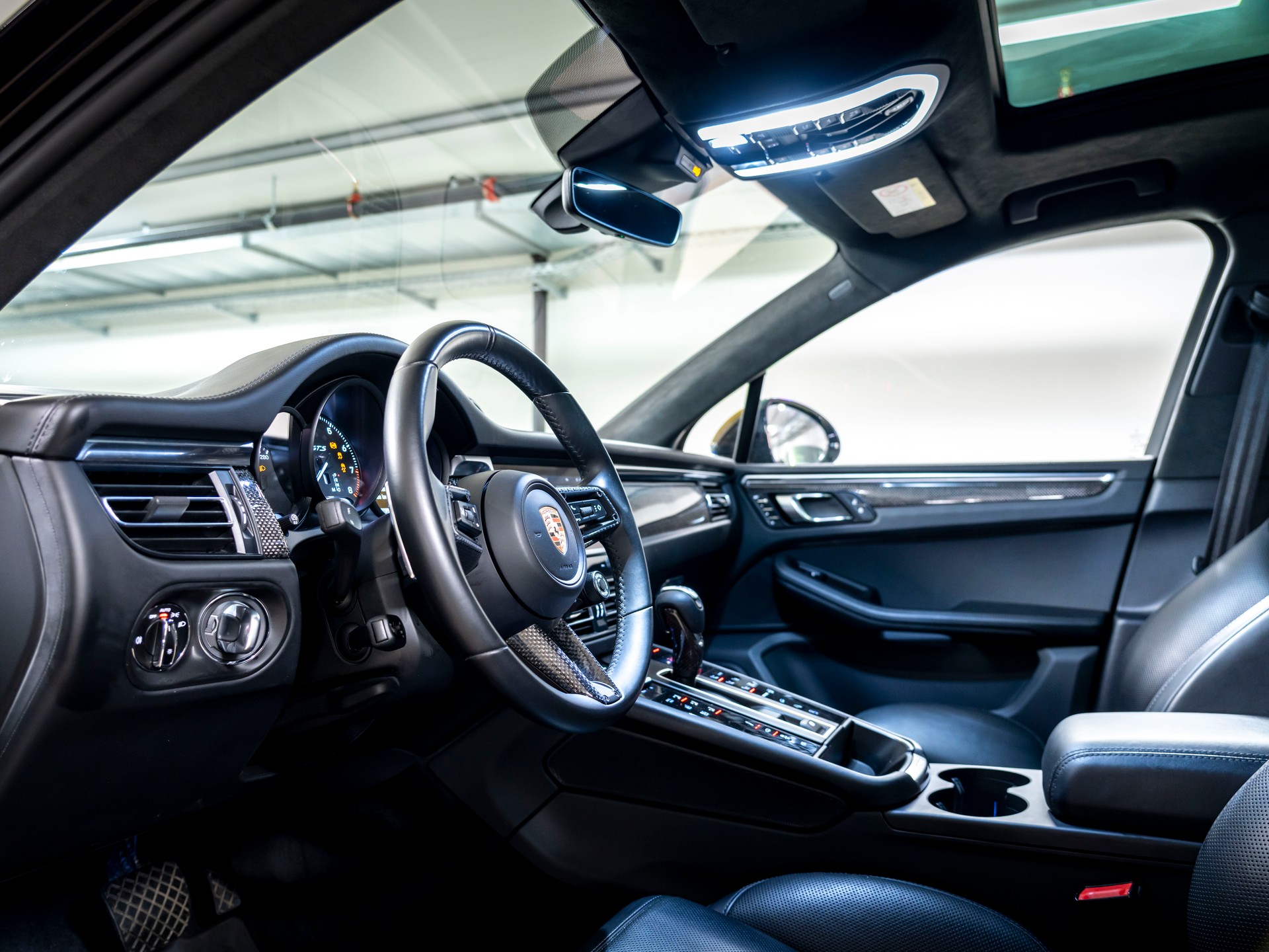 PORSCHE Macan GTS PDK-image-13