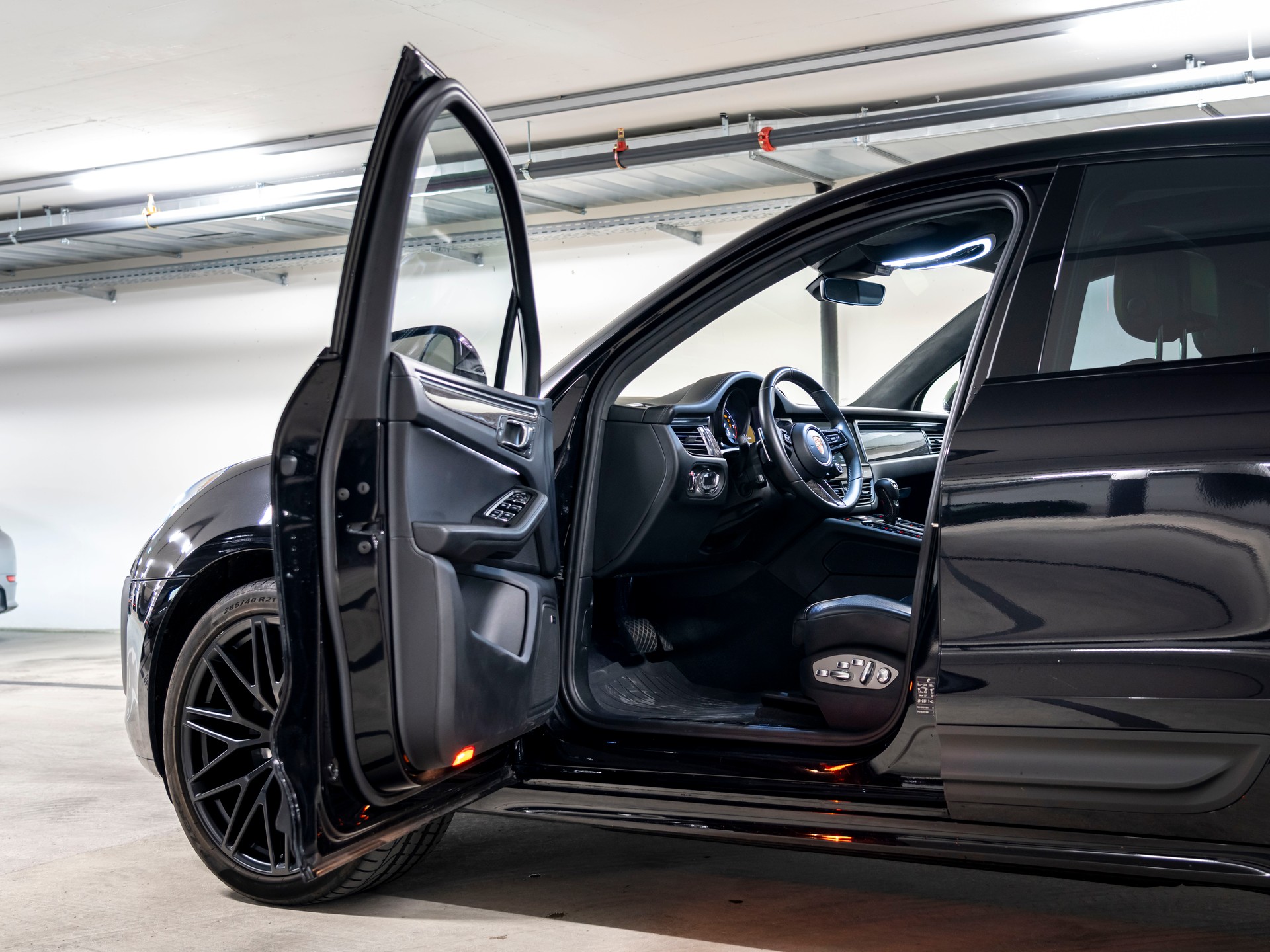 PORSCHE Macan GTS PDK-image-12
