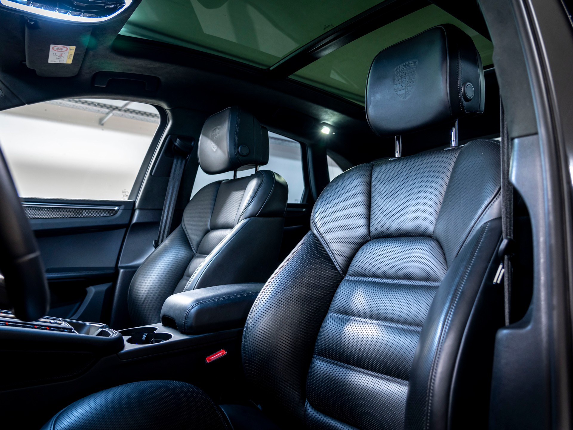 PORSCHE Macan GTS PDK-image-16