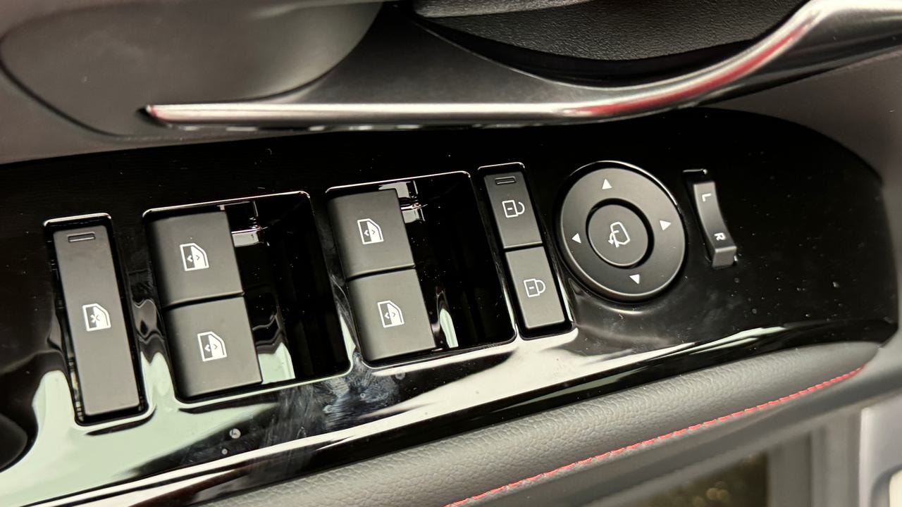 HYUNDAI Tucson 1.6 TGDI PHEV N-Line 4WD-image-8