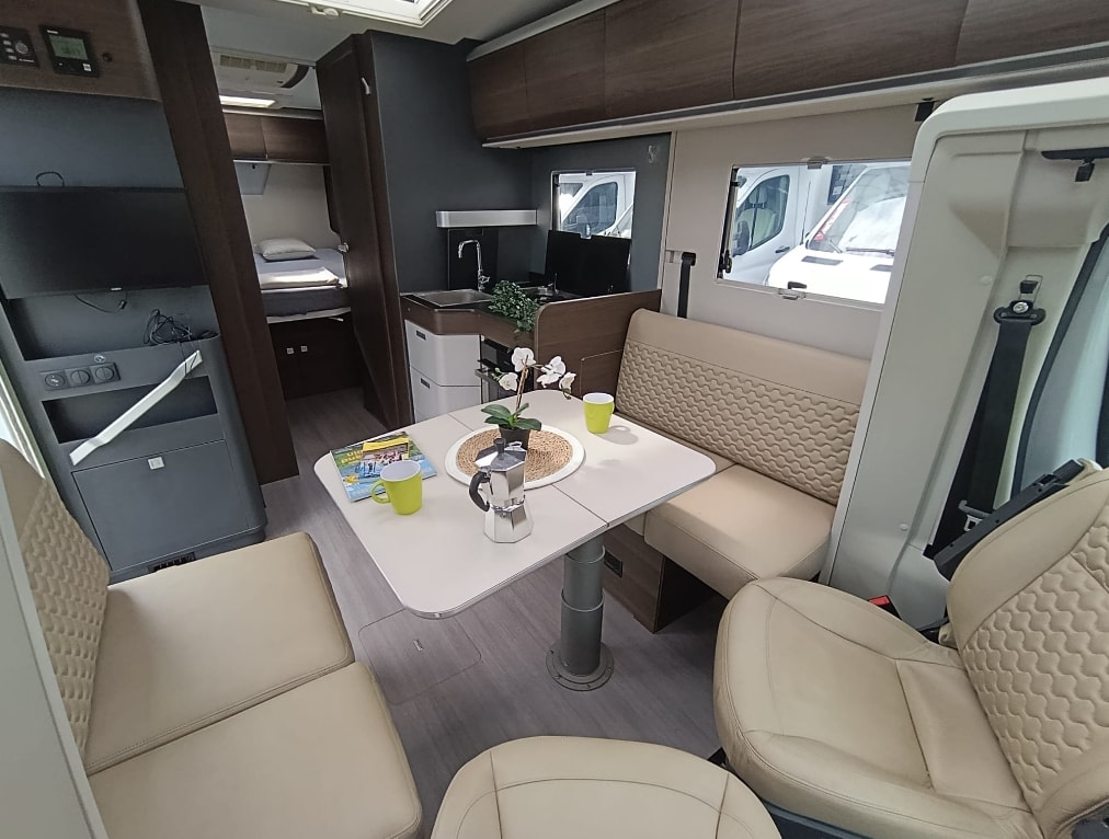 ADRIA *** Adria Coral Supreme 670 DC Premium Fahrzeug /Lithium Bat.| Truma Combi E Heizung | Autark & Winterfest *-showroom-element-1