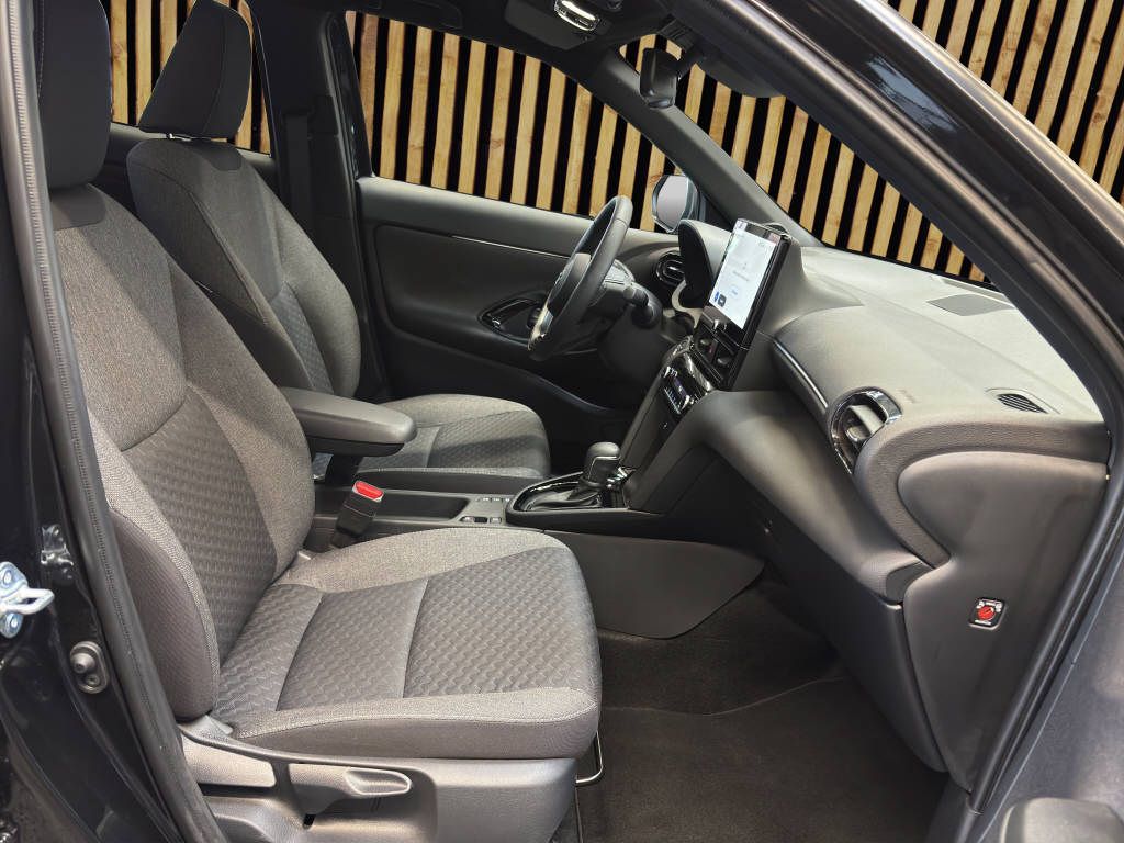 TOYOTA Yaris Cross 1.5 VVT-i HSD Trend-image-4
