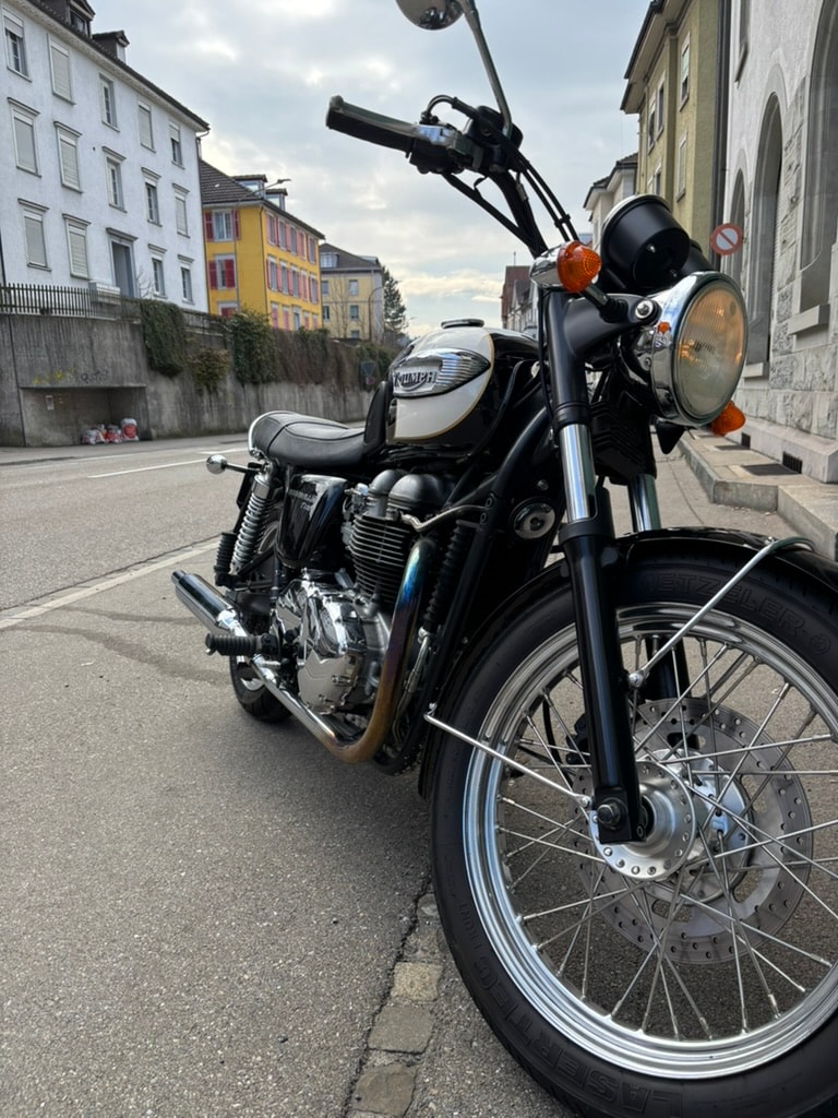 TRIUMPH Bonneville 900 T100-image-5