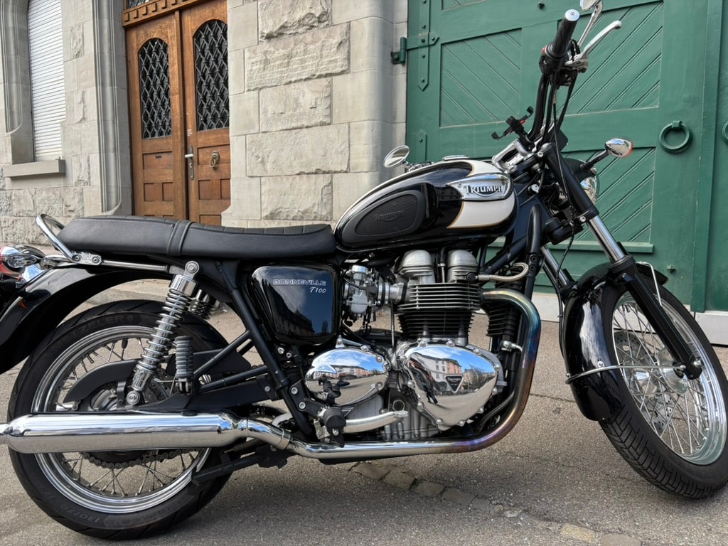 TRIUMPH Bonneville 900 T100-image-0