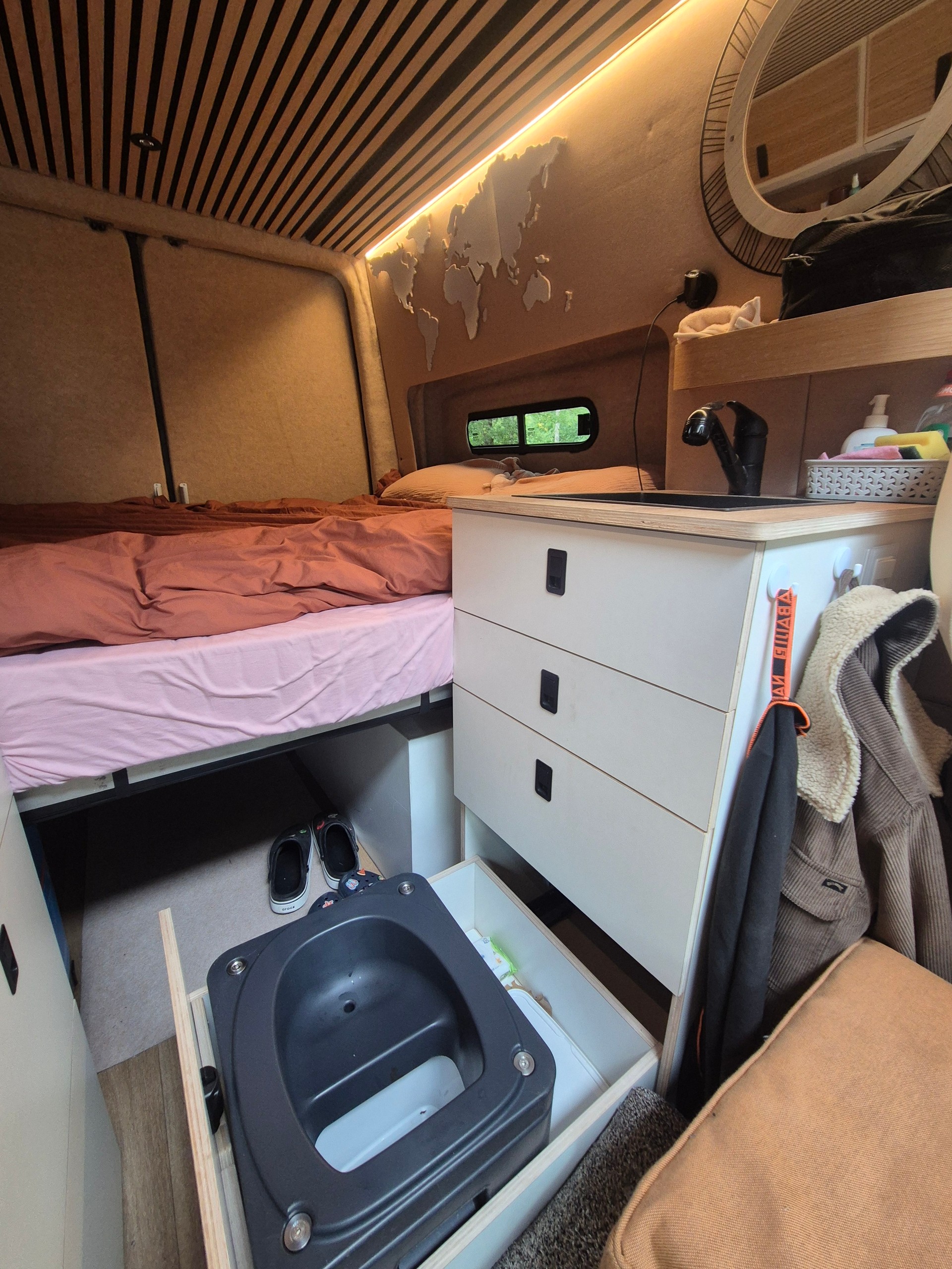 MERCEDES-BENZ Sprinter-image-14