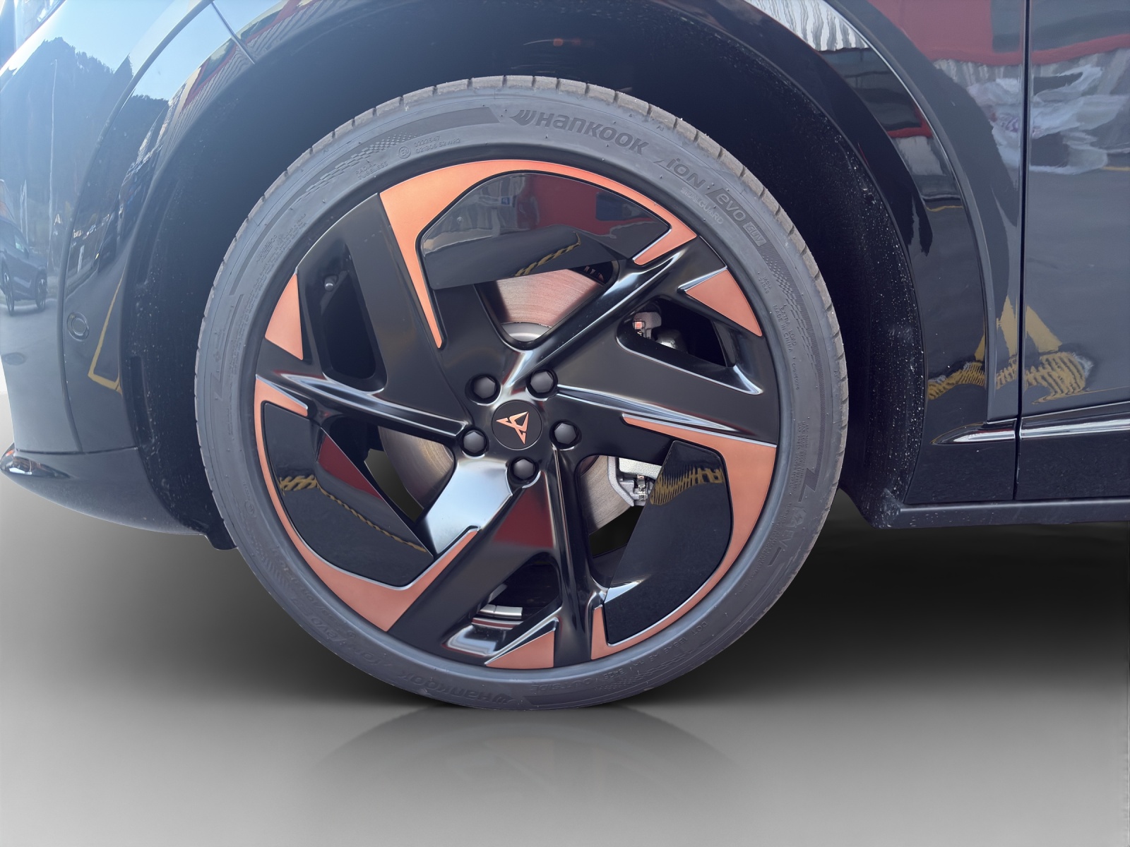 CUPRA Tavascan Type 9 77 kWh Adrenaline-image-16