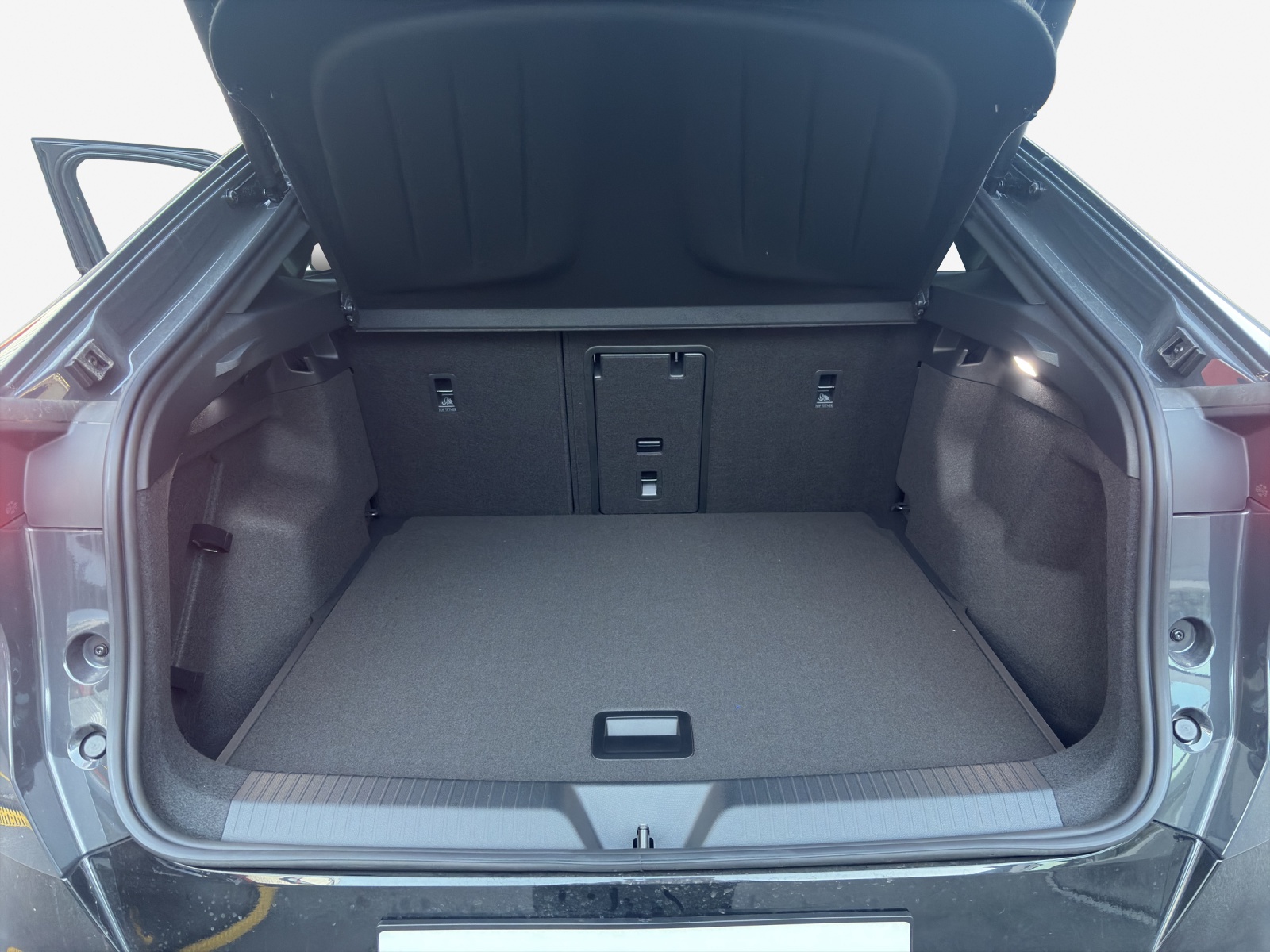 CUPRA Tavascan Type 9 77 kWh Adrenaline-image-13