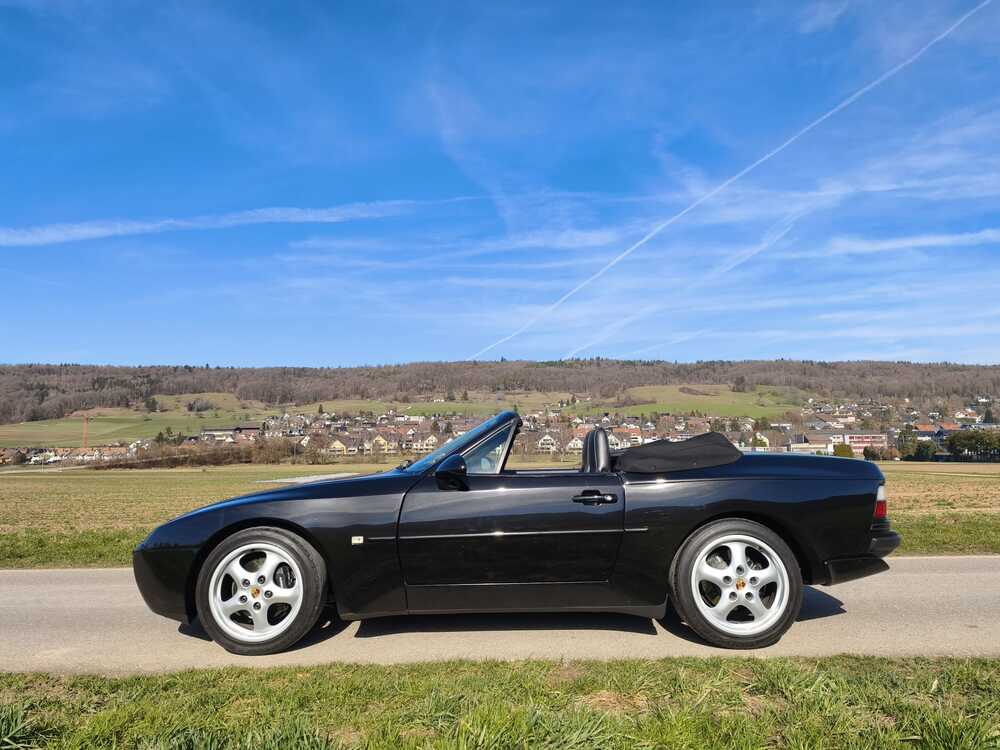 PORSCHE 944 Turbo-image-2