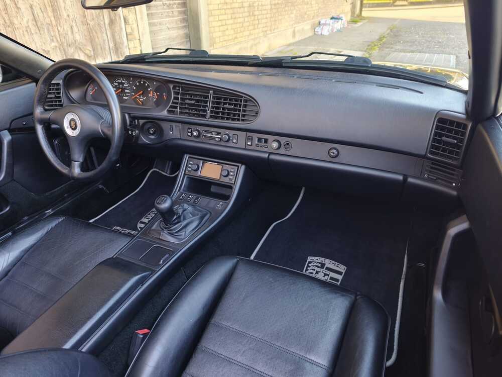 PORSCHE 944 Turbo-image-11