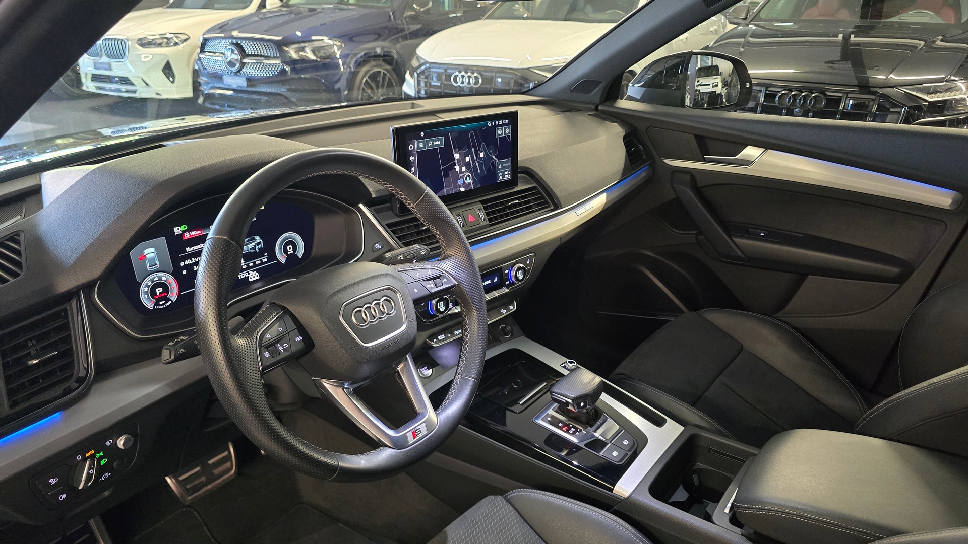 AUDI Q5 Sportback 40 TFSI S line quattro S-tronic-image-13