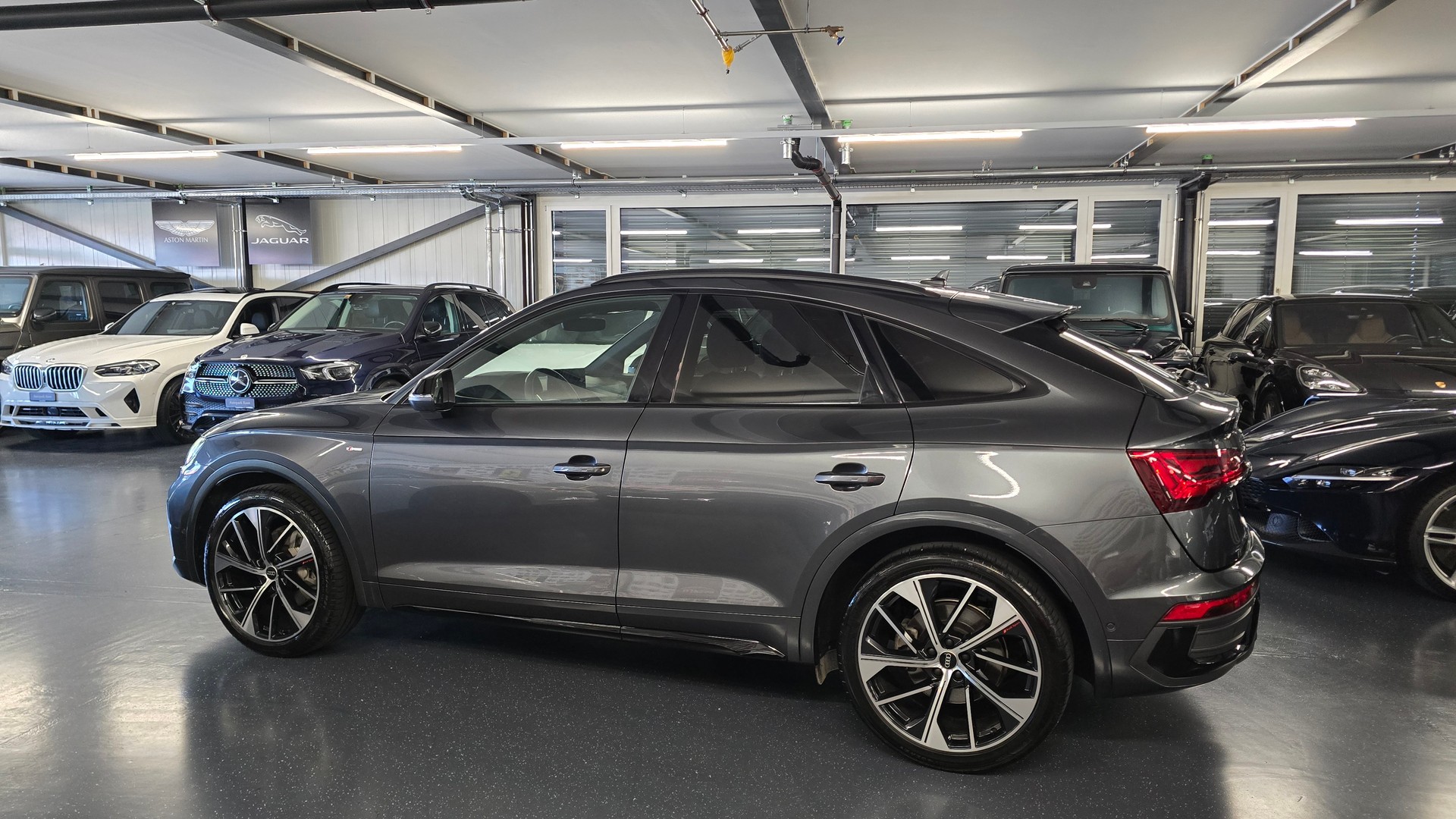 AUDI Q5 Sportback 40 TFSI S line quattro S-tronic-image-9
