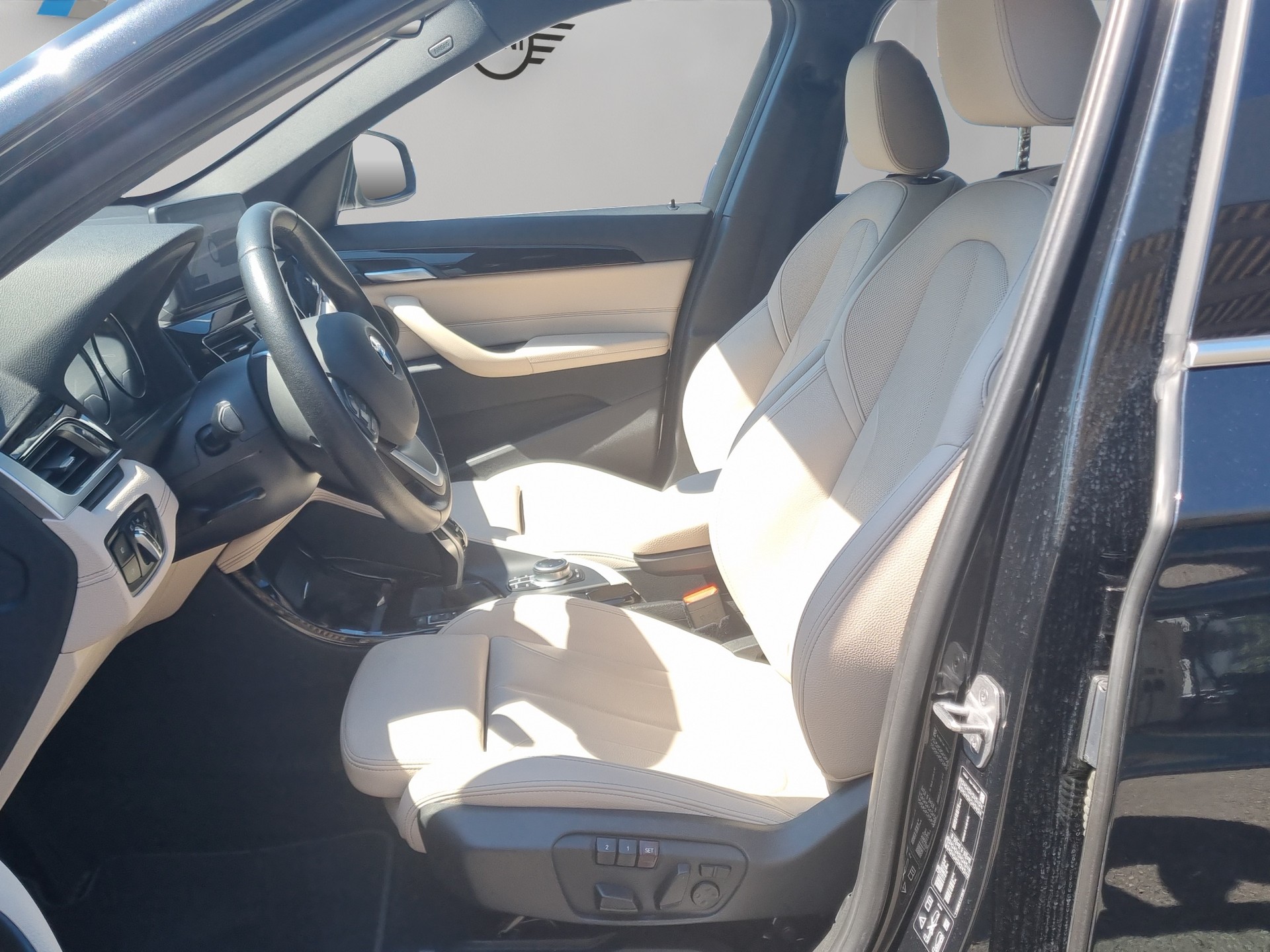 BMW X1 xDrive 20i xLine Steptronic-image-10