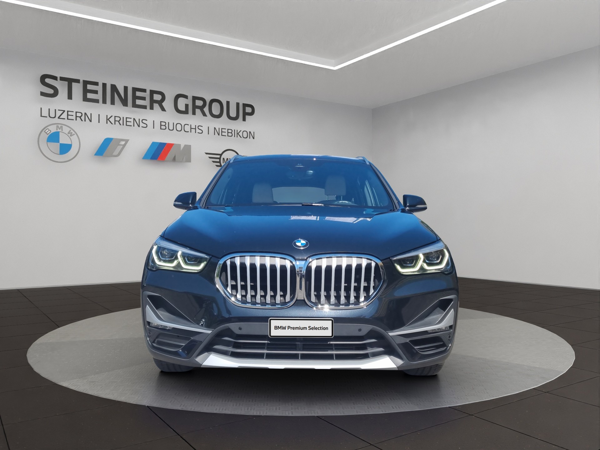 BMW X1 xDrive 20i xLine Steptronic-showroom-element-1